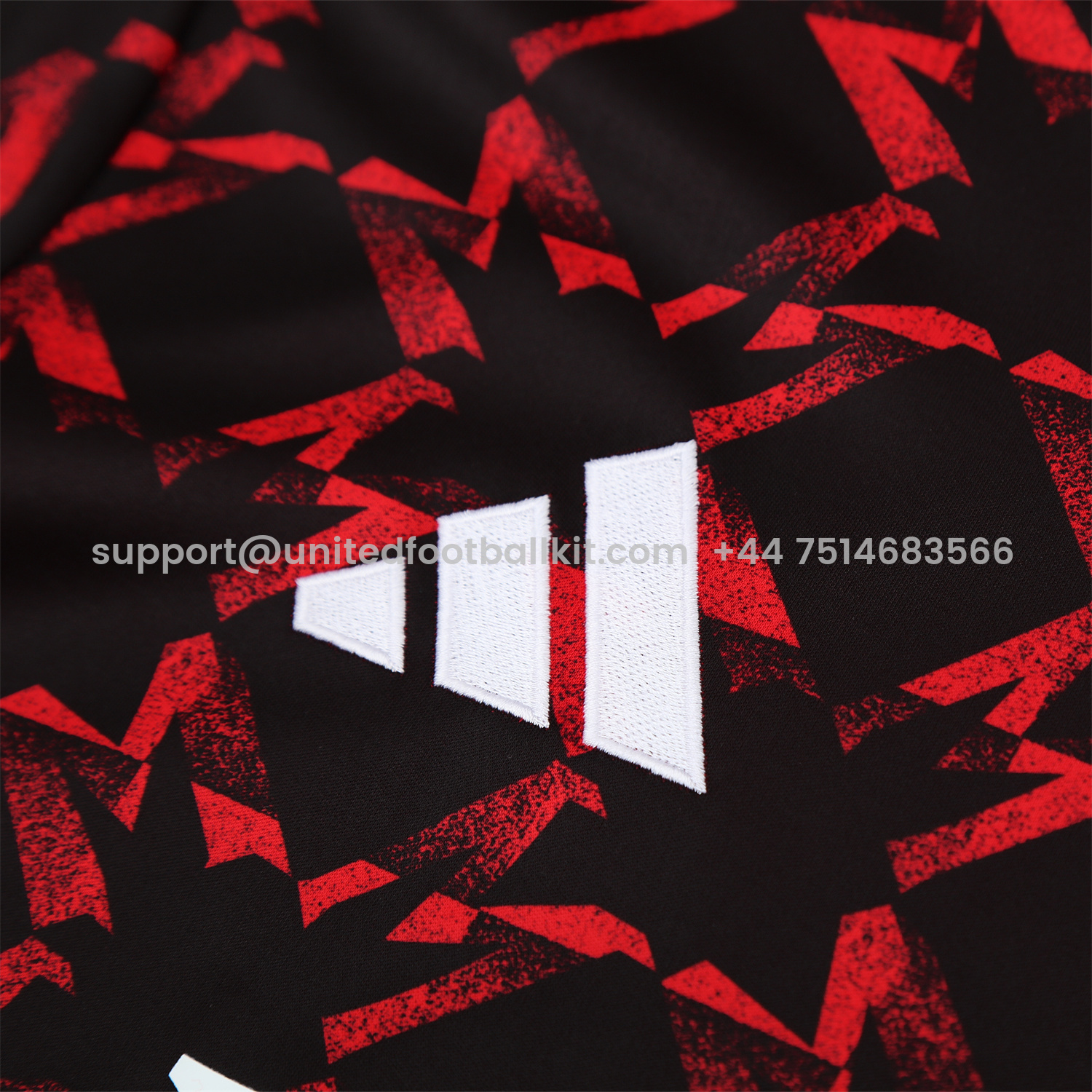 Unitedfootballkit.com | Manchester United 25-26 Pre-Match Short-Sleeve Training Set - Red Top & Black Shorts -Customize Name, Number and Patch | Worldwide Shipping