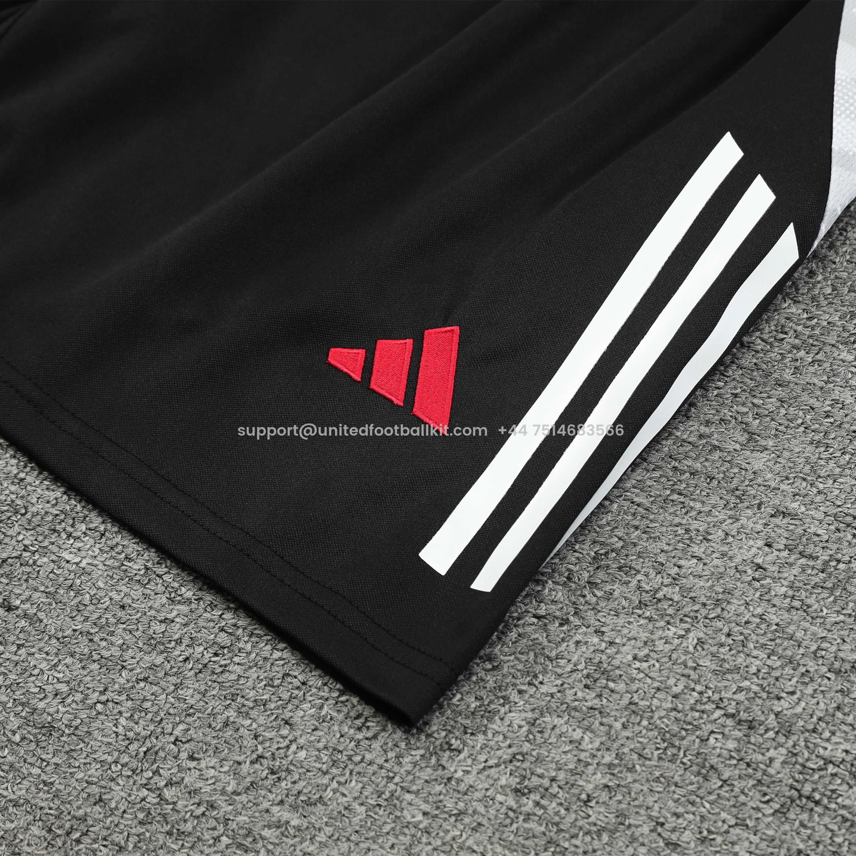 Unitedfootballkit.com | Manchester United 24-25 Vest Training Set - Black -Customize Name, Number and Patch | Worldwide Shipping