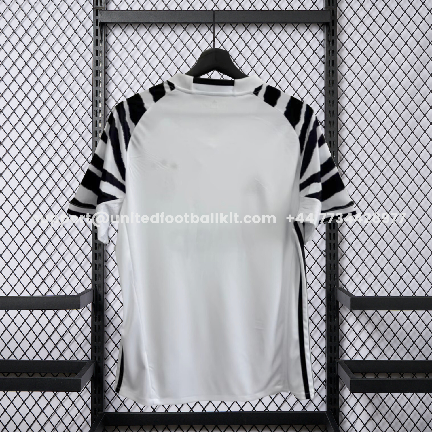Unitedfootballkit.com | Retro Juventus 2016-17 Home Jersey -Customize Name, Number and Patch | Worldwide Shipping