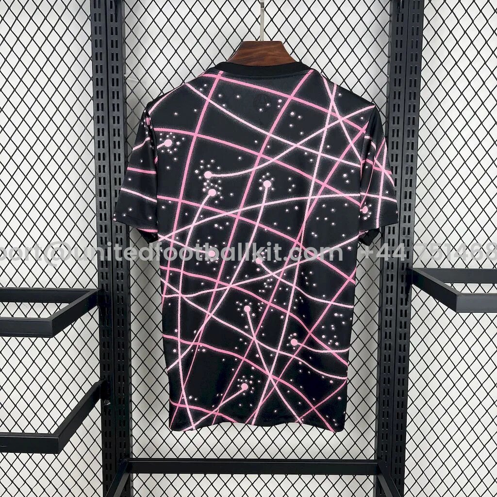 Unitedfootballkit.com | Paris Saint-Germain PSG 25-26 Pink Lines Black Pre-Match Training Jersey - Fans Version -Customize Name, Number and Patch | Worldwide Shipping