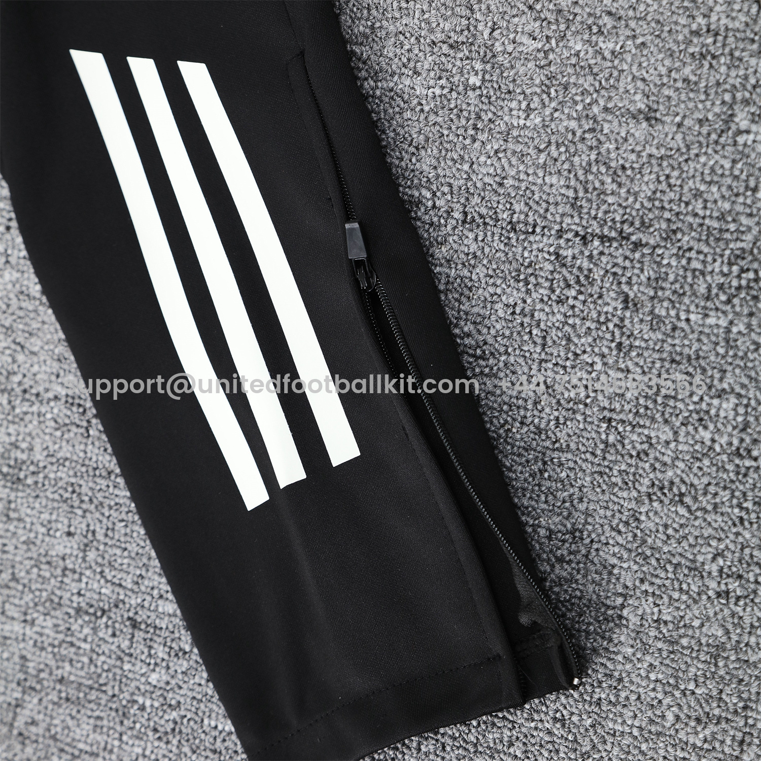 Unitedfootballkit.com | Manchester United 24-25 Pre-Match Traning Hoodie Set - Black Top and Pants -Customize Name, Number and Patch | Worldwide Shipping