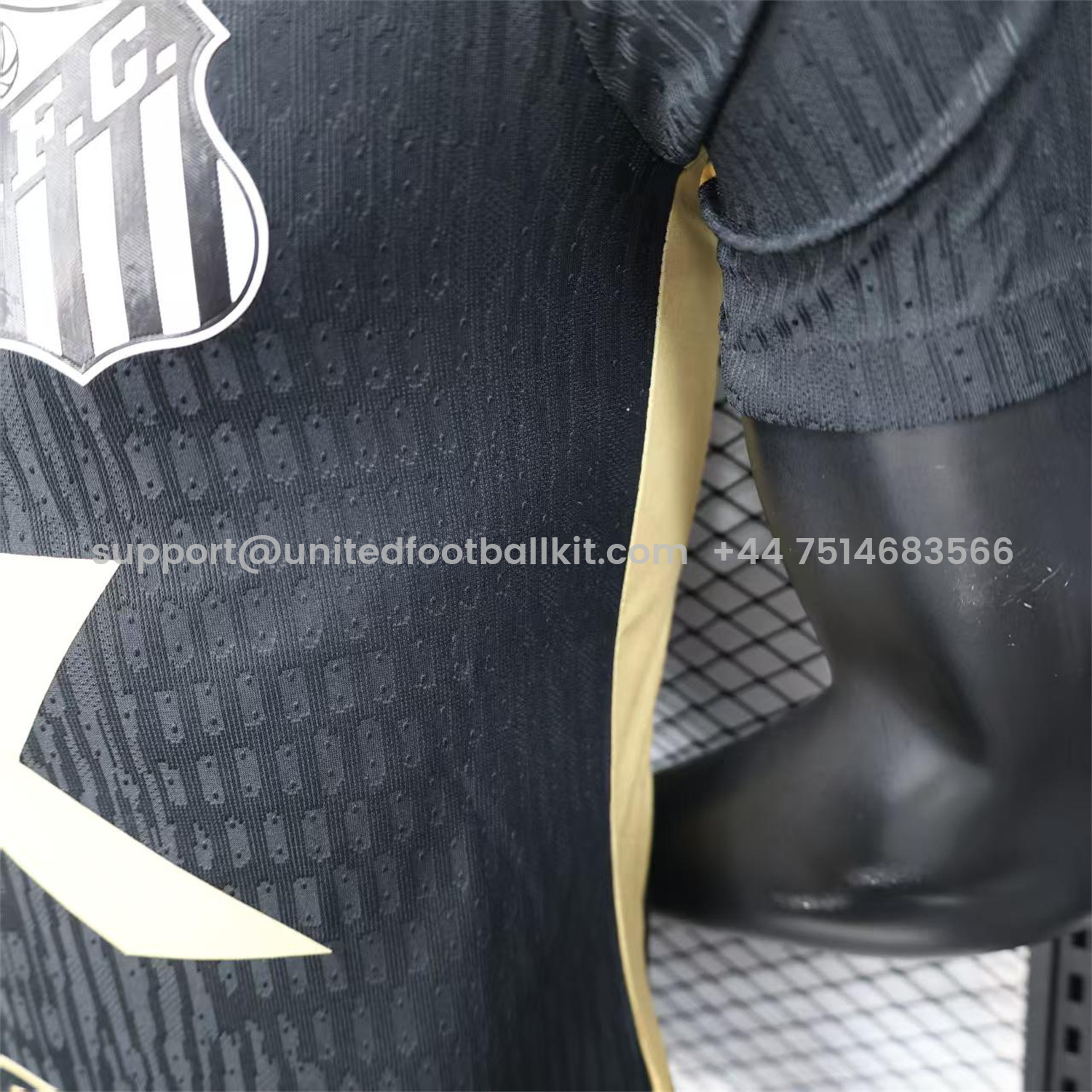 Unitedfootballkit.com | Santos 2025-26 Goalkeeper Black Jersey With Sponsors - Player Version -Customize Name, Number and Patch | Worldwide Shipping