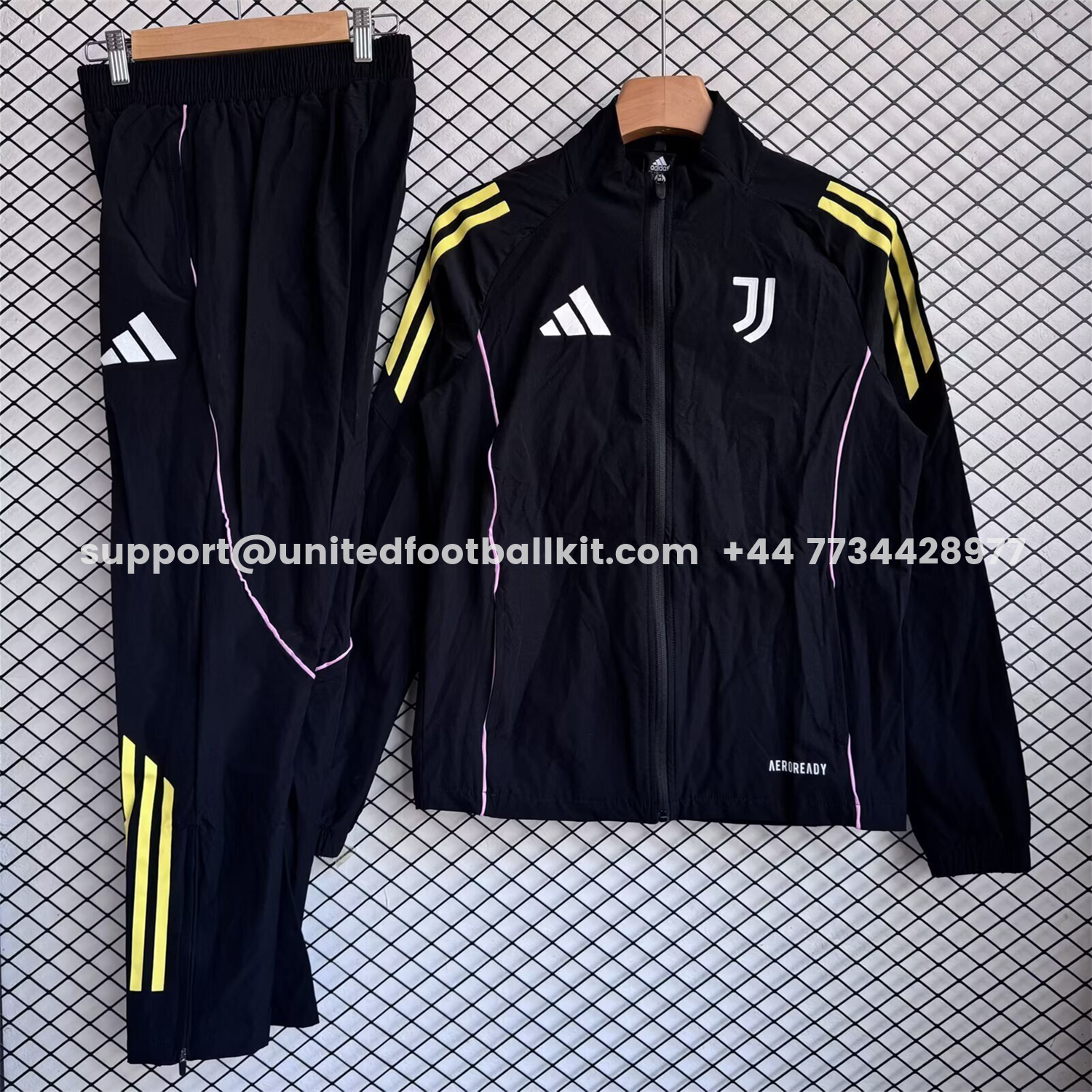 Unitedfootballkit.com | Juventus 25-26 Yellow Lines Windbreaker Training Set - Black Top and Pants -Customize Name, Number and Patch | Worldwide Shipping