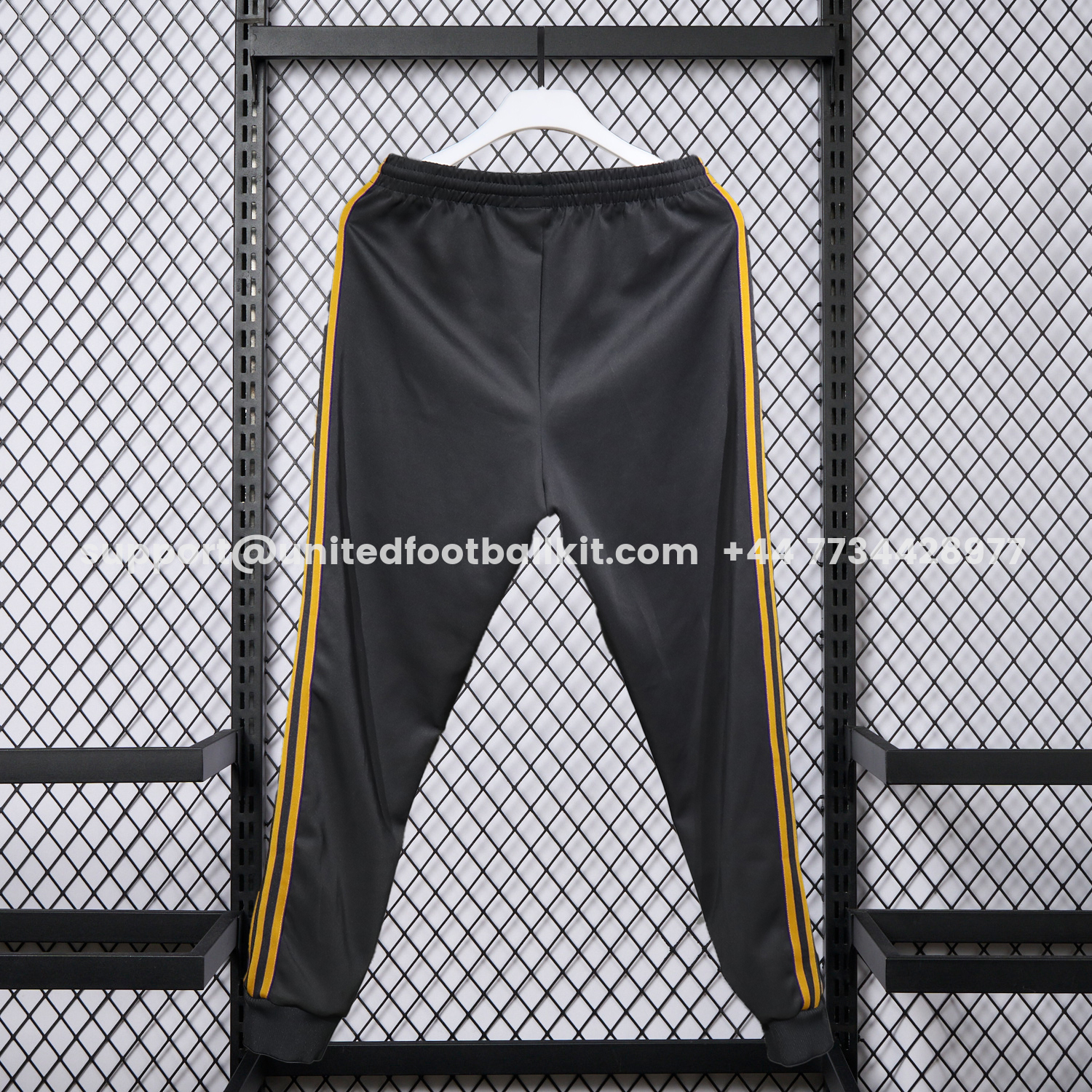 Unitedfootballkit.com | Manchester United 25-26 Pure Color Training Set - Black Top and Black Pants -Customize Name, Number and Patch | Worldwide Shipping