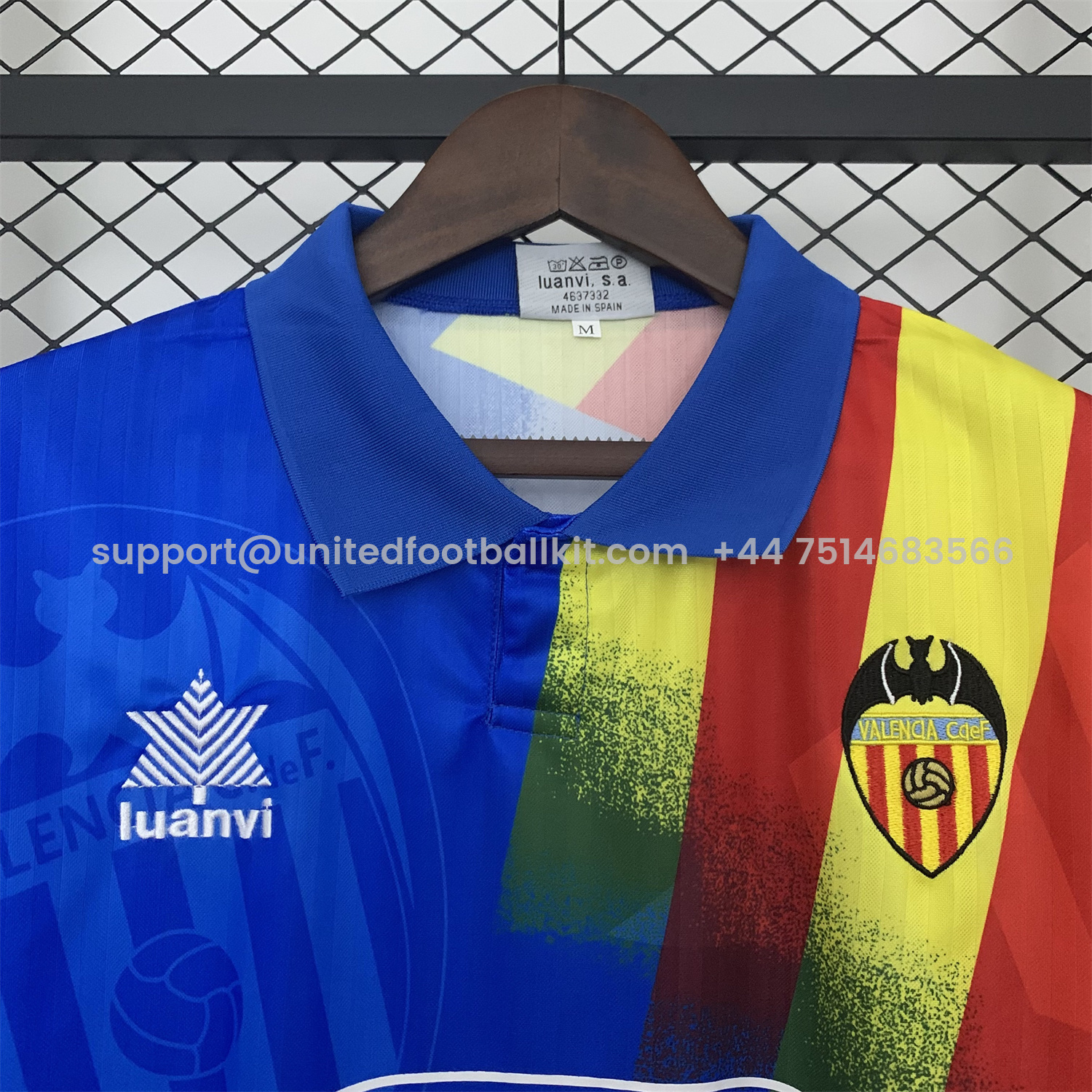 Unitedfootballkit.com | Retro Valencia 1995-96 Away Jersey -Customize Name, Number and Patch | Worldwide Shipping