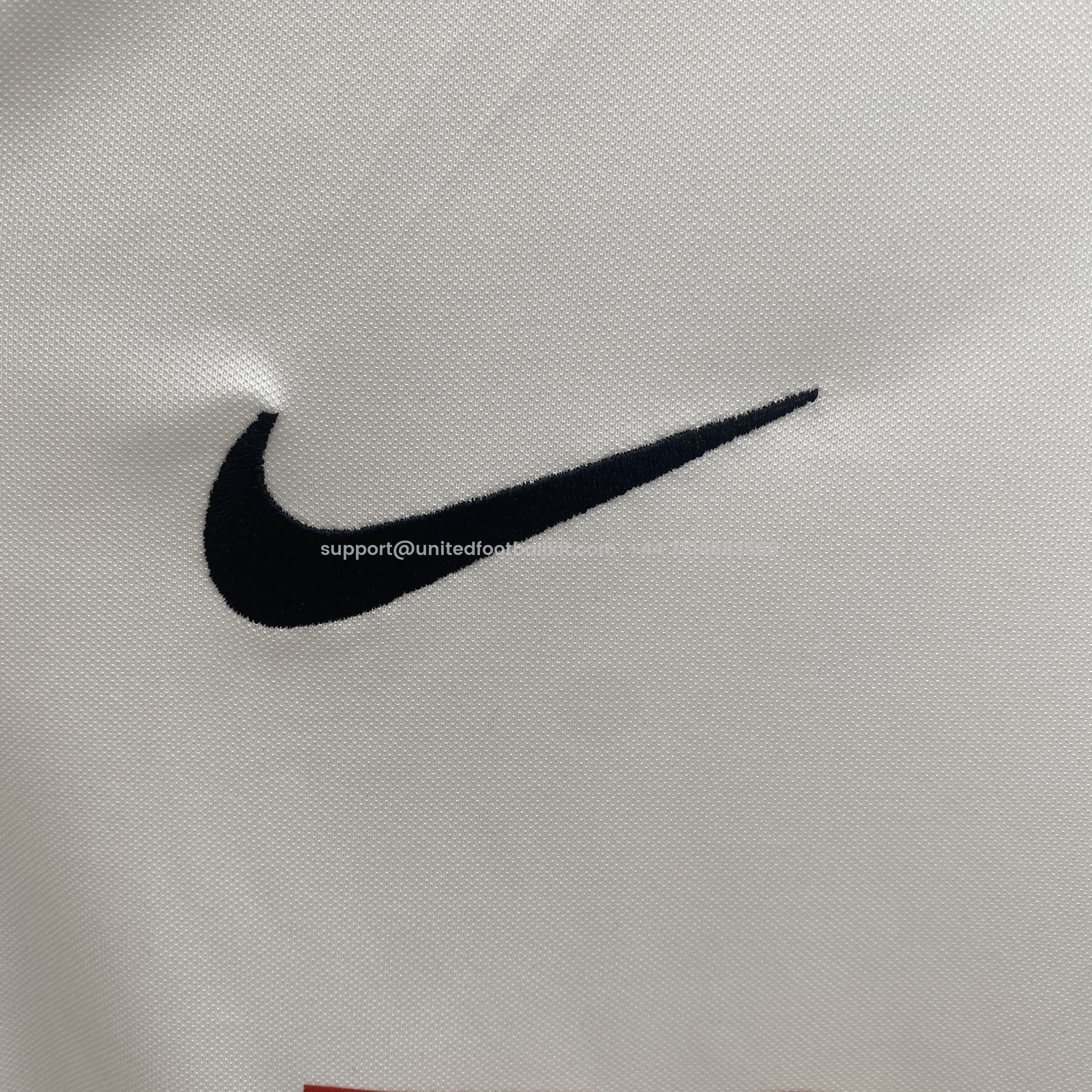 Unitedfootballkit.com | Retro Valencia 2006-07 Home Jersey -Customize Name, Number and Patch | Worldwide Shipping