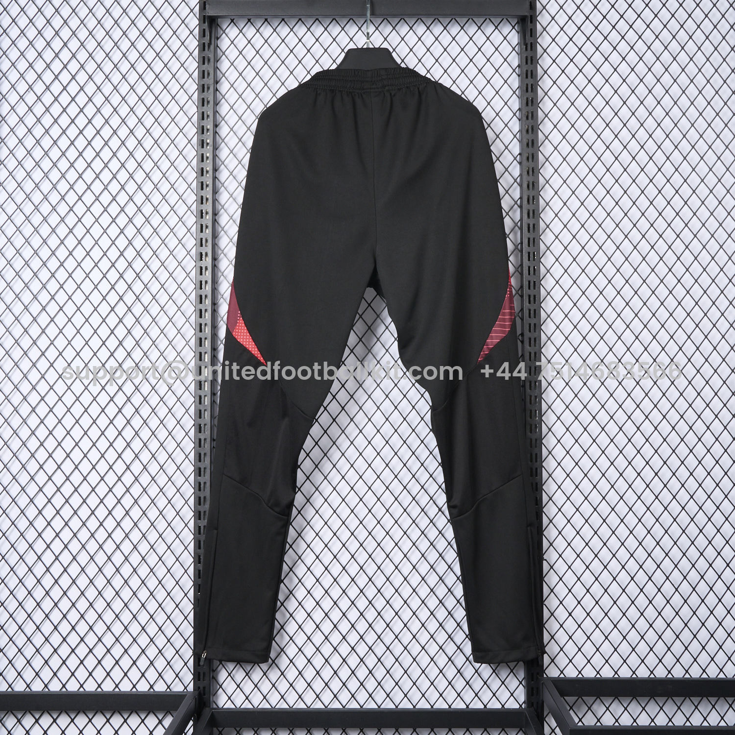 Unitedfootballkit.com | Manchester United 25-26 Black Training Pants - Player Version -Customize Name, Number and Patch | Worldwide Shipping