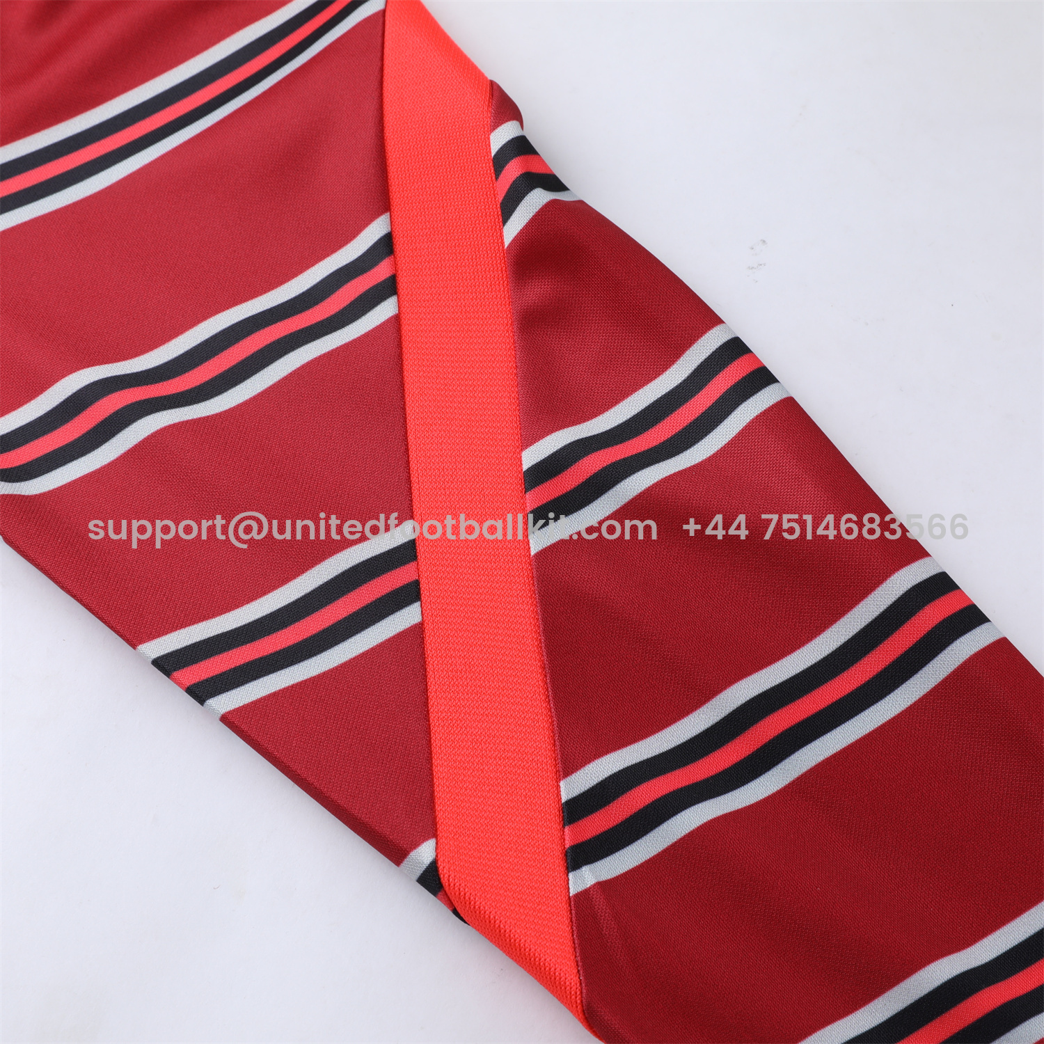 Unitedfootballkit.com | Liver.pool 24-25 Long Sleeve Training Set - Red Stripe Top and Black Pants -Customize Name, Number and Patch | Worldwide Shipping