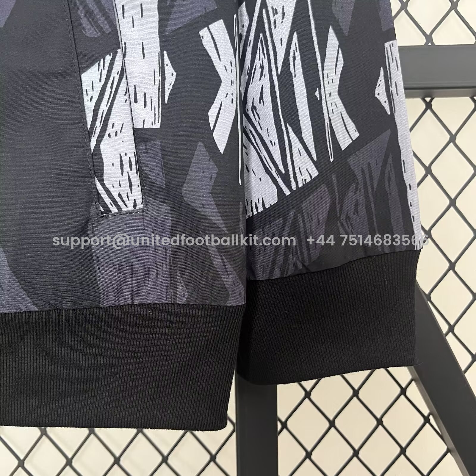 Unitedfootballkit.com | Arsenal 24-25 Black Windbreaker Jacket -Customize Name, Number and Patch | Worldwide Shipping