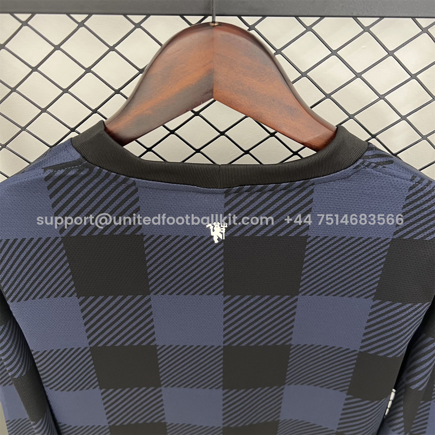 Unitedfootballkit.com | Retro Manchester United 13-14 Away Long Sleeves Jersey -Customize Name, Number and Patch | Worldwide Shipping