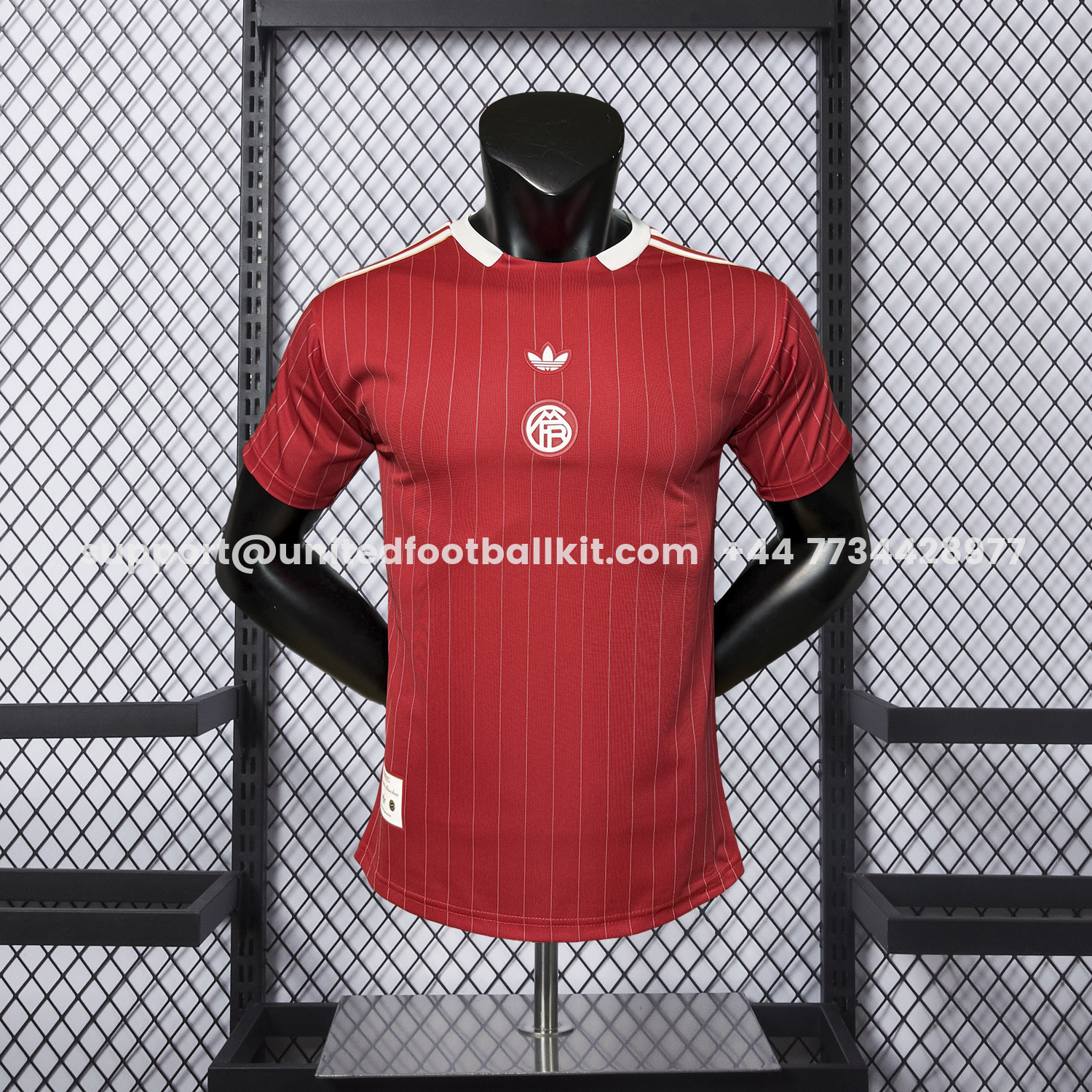 Unitedfootballkit.com | Bayern Munich 25-26 Trefoil Red And White Travel Jersey - Player Version -Customize Name, Number and Patch | Worldwide Shipping