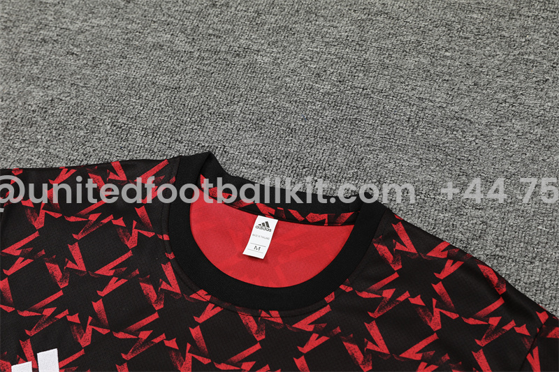 Unitedfootballkit.com | Manchester United 24-25 Short-Sleeve Training Set - Black Red Camouflage -Customize Name, Number and Patch | Worldwide Shipping