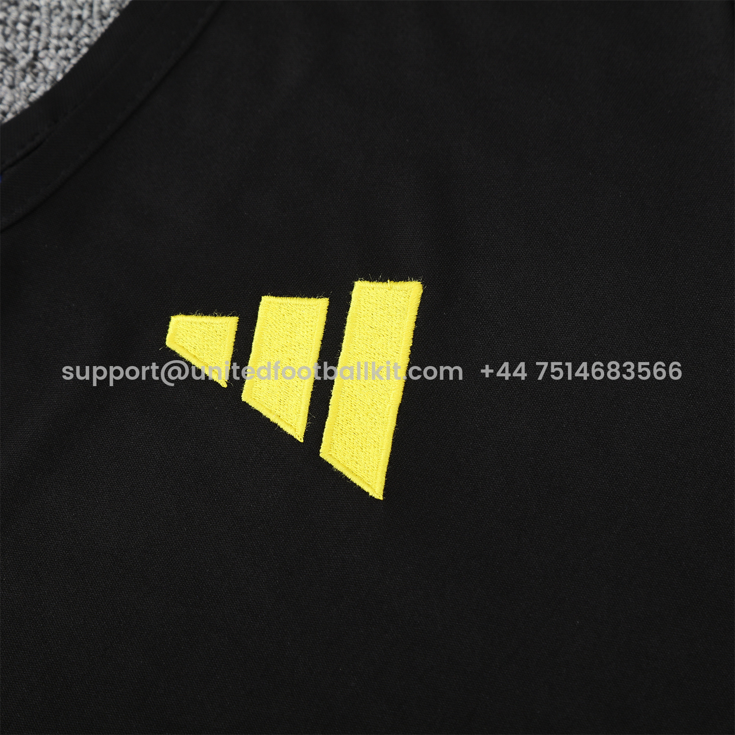 Unitedfootballkit.com | Manchester United 25-26 Vest Training Set - Black And Light Grey Vest & Black Shorts -Customize Name, Number and Patch | Worldwide Shipping