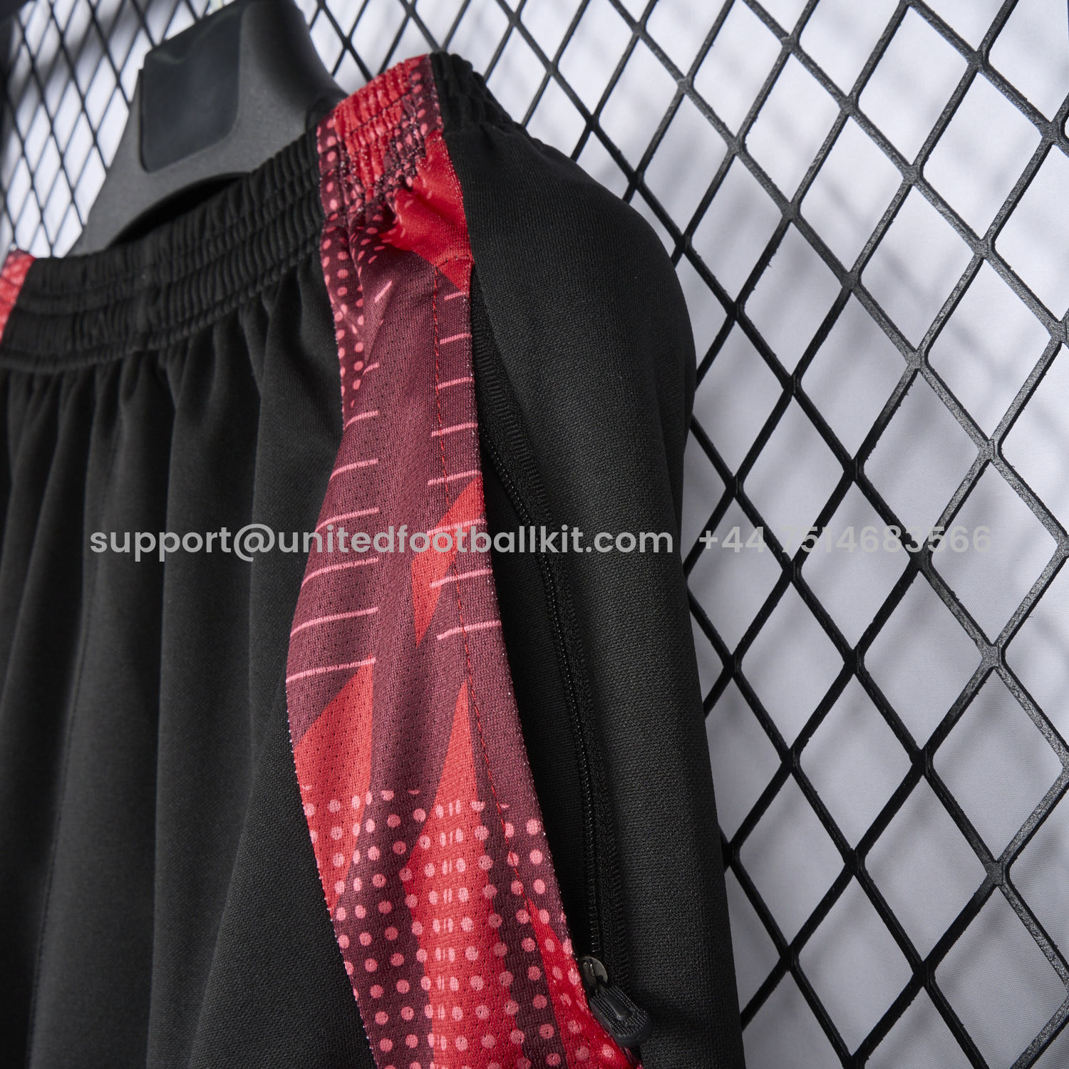 Unitedfootballkit.com | Manchester United 25-26 Black Training Pants - Player Version -Customize Name, Number and Patch | Worldwide Shipping