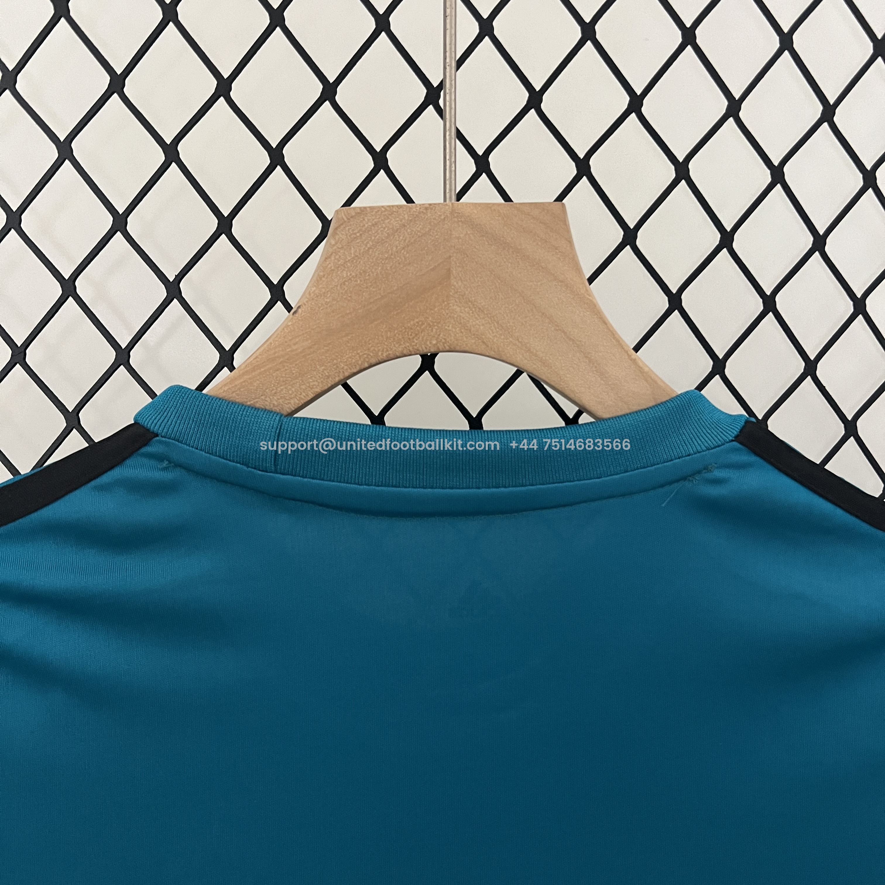 Unitedfootballkit.com | Retro Real Madrid 17-18 Third Kids Kit -Customize Name, Number and Patch | Worldwide Shipping