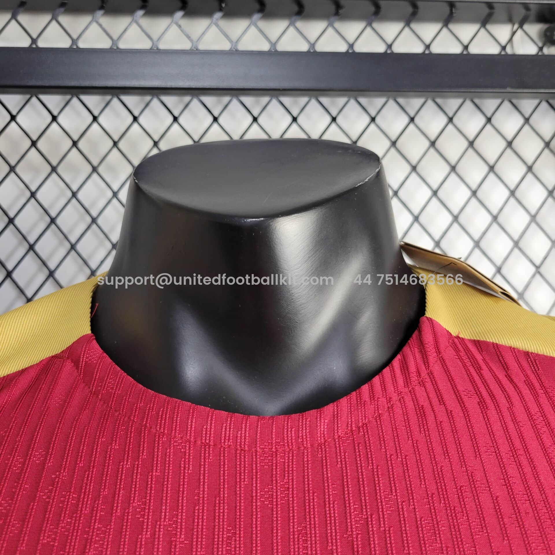 Unitedfootballkit.com | Barcelona 24-25 Red Training Jersey - Player Version -Customize Name, Number and Patch | Worldwide Shipping