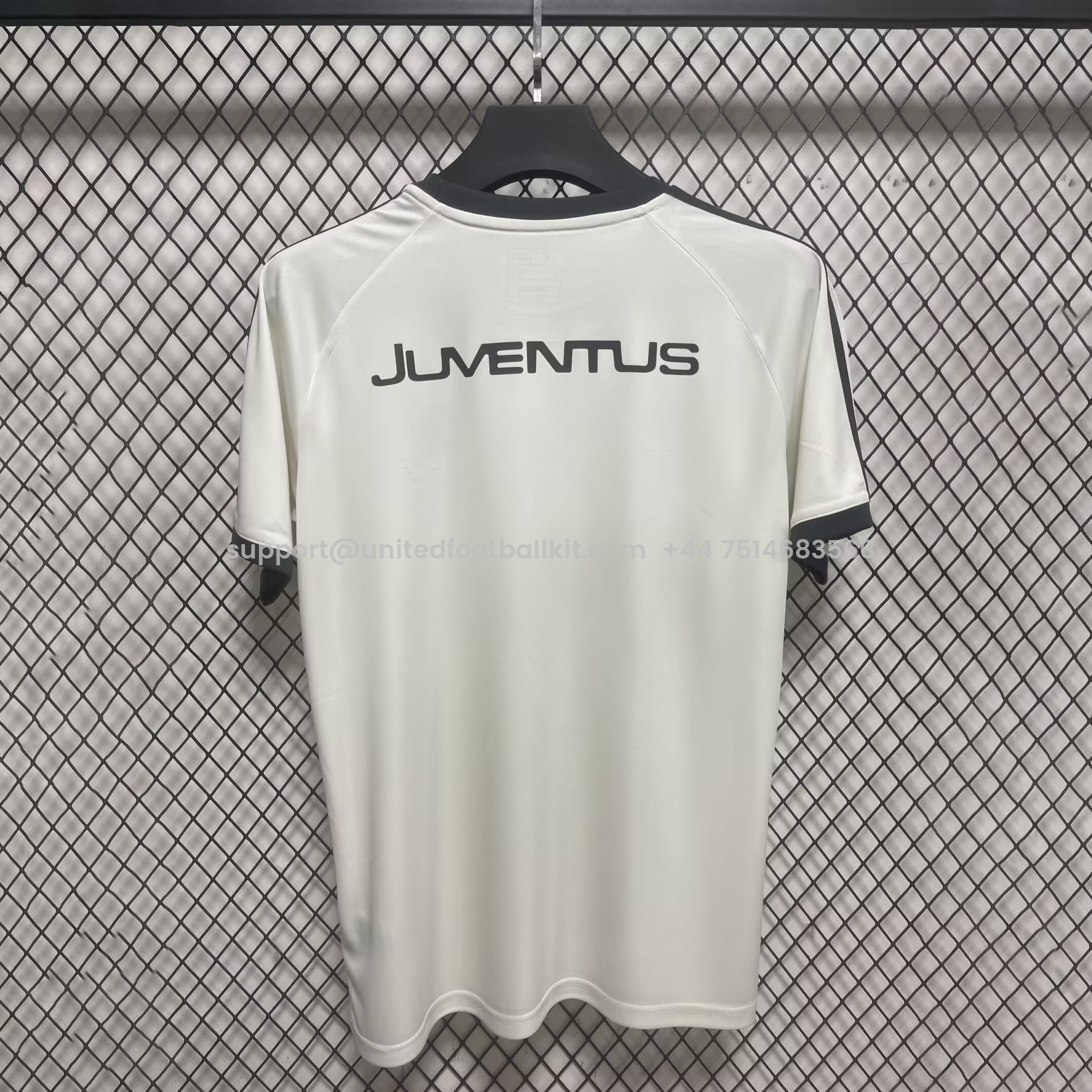 Unitedfootballkit.com | Juventus 24-25 Vintage Trefoil White and Black Men's T-Shirt -Customize Name, Number and Patch | Worldwide Shipping
