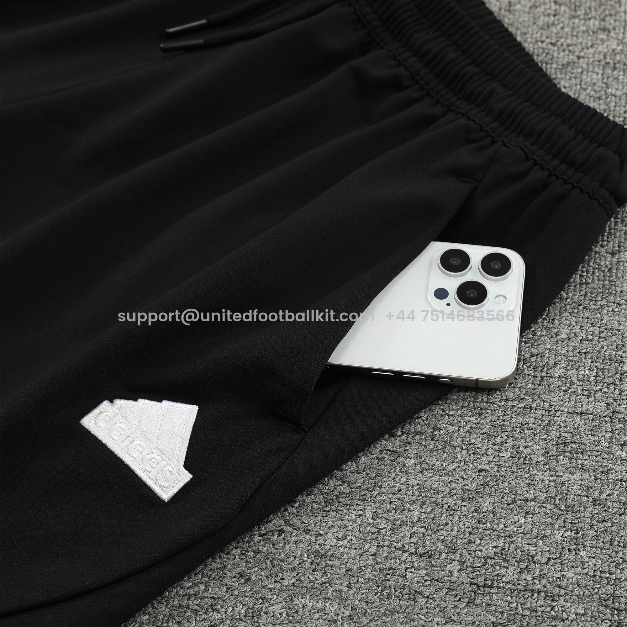 Unitedfootballkit.com | Manchester United 24-25 Short-Sleeve Training Set - Deep Green Top & Grey Shorts -Customize Name, Number and Patch | Worldwide Shipping