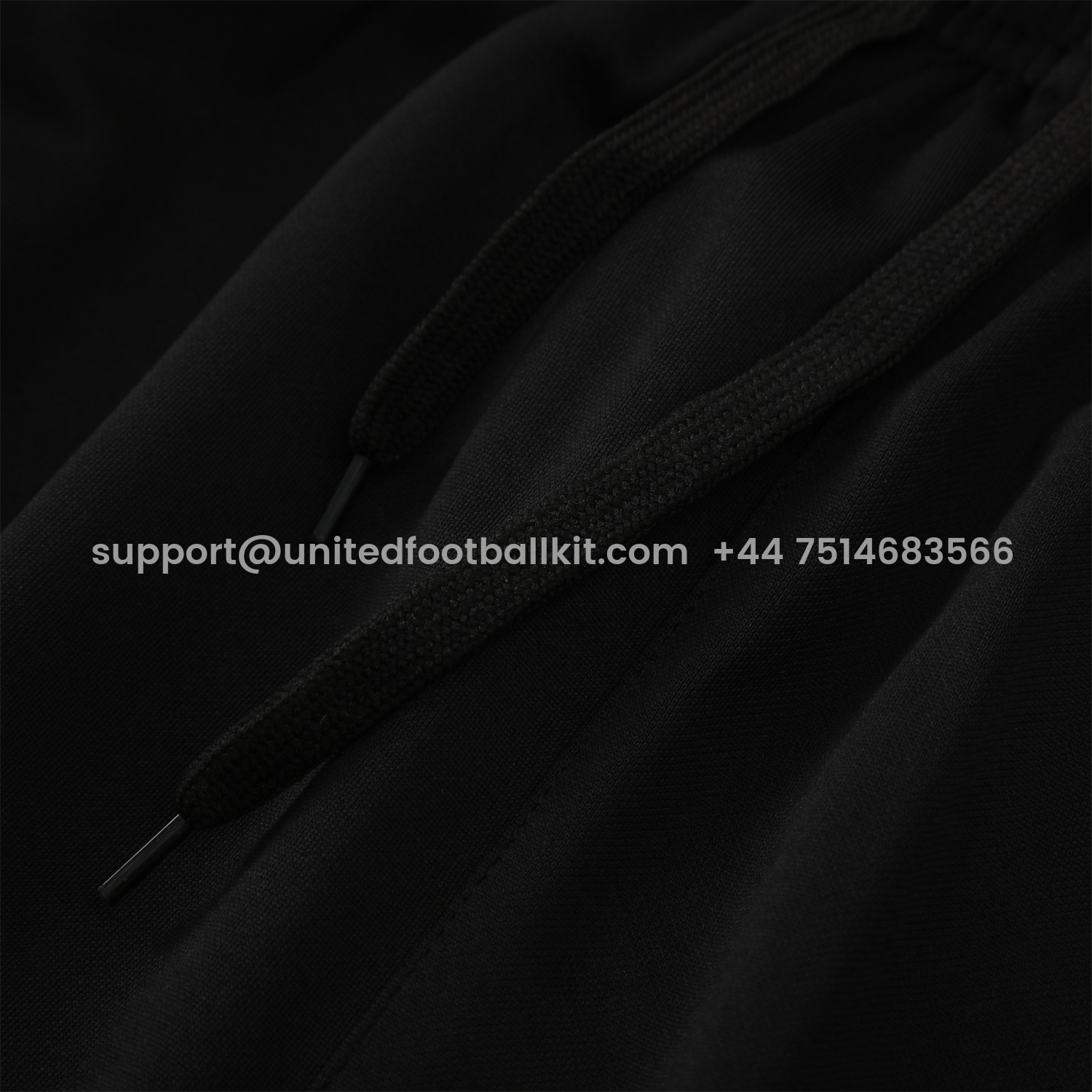 Unitedfootballkit.com | Manchester United 25-26 Traning Hoodie Set - Flowing Red Hoodie With Black Pants -Customize Name, Number and Patch | Worldwide Shipping