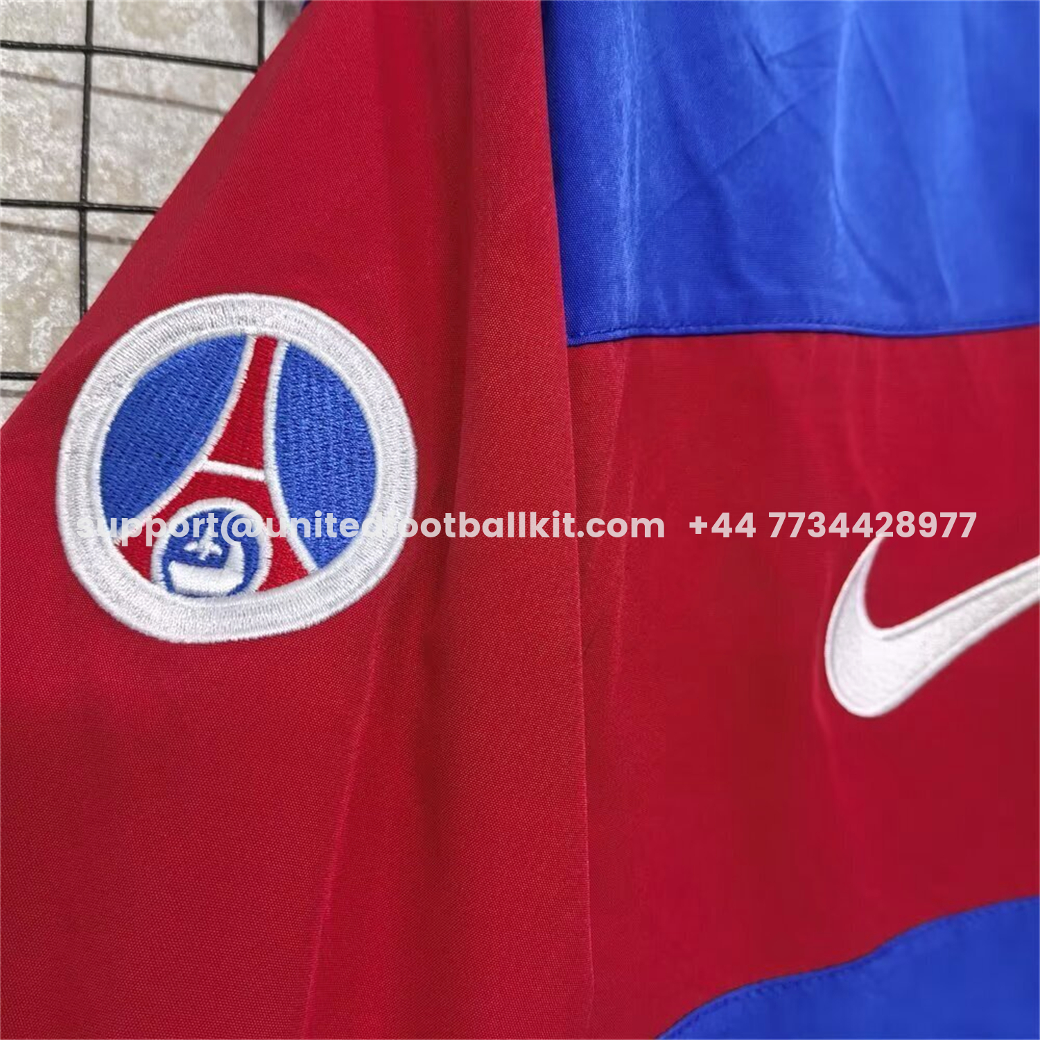 Unitedfootballkit.com | Retro Paris Saint-Germain PSG 1996-97 Red Blue Windbreaker Jacket -Customize Name, Number and Patch | Worldwide Shipping