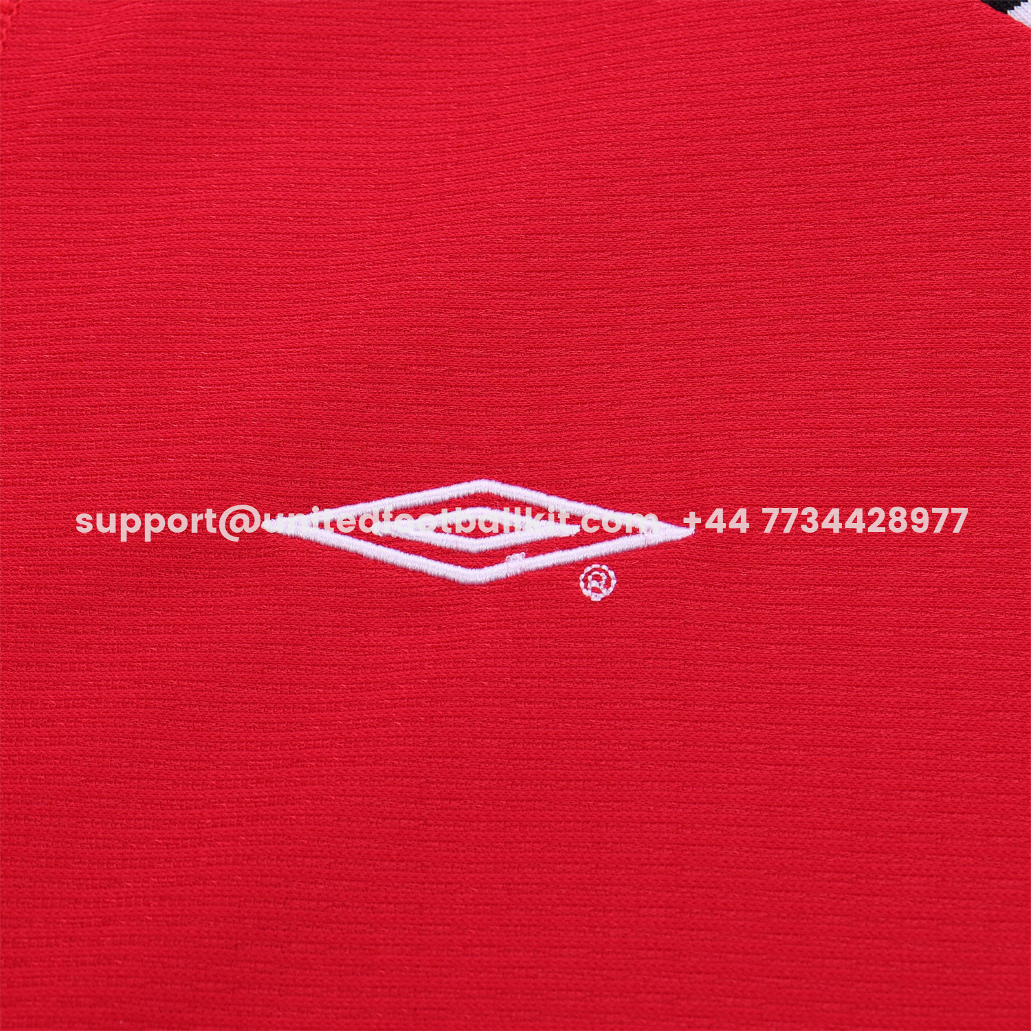 Unitedfootballkit.com | Retro Manchester United 2000-02 Home Kids Kit -Customize Name, Number and Patch | Worldwide Shipping