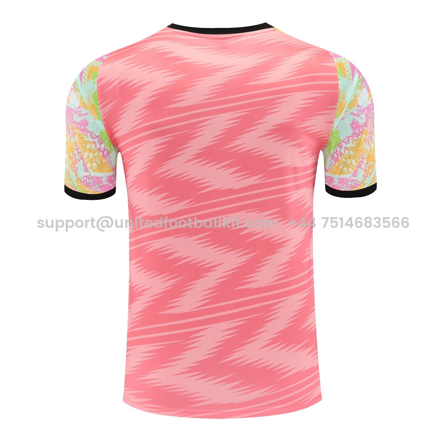 Unitedfootballkit.com | Real Madrid 25-26 Short-Sleeve Training Set - Pink Arrow Pattern Top & Black Shorts -Customize Name, Number and Patch | Worldwide Shipping