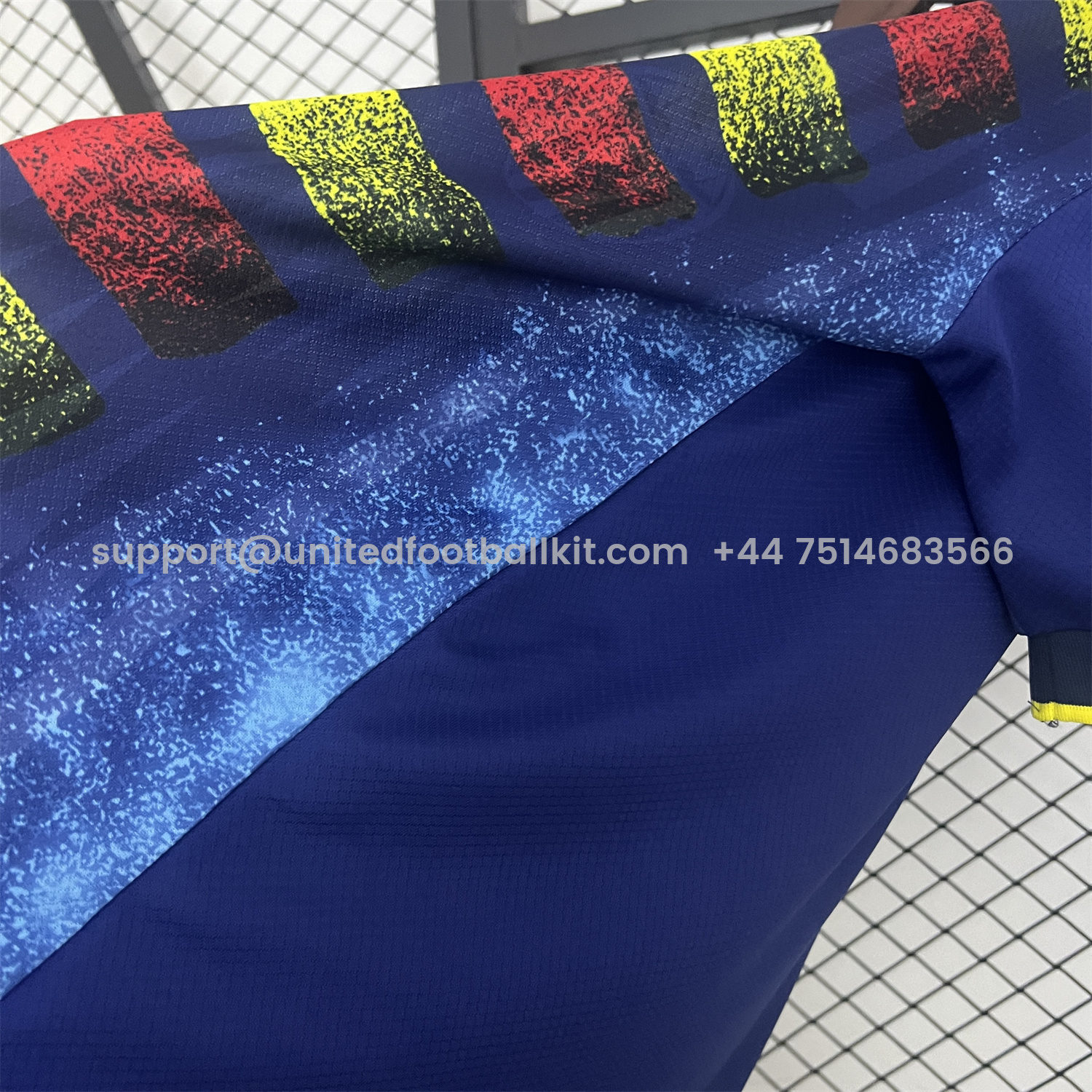 Unitedfootballkit.com | Retro Valencia 1996-97 Away Jersey -Customize Name, Number and Patch | Worldwide Shipping