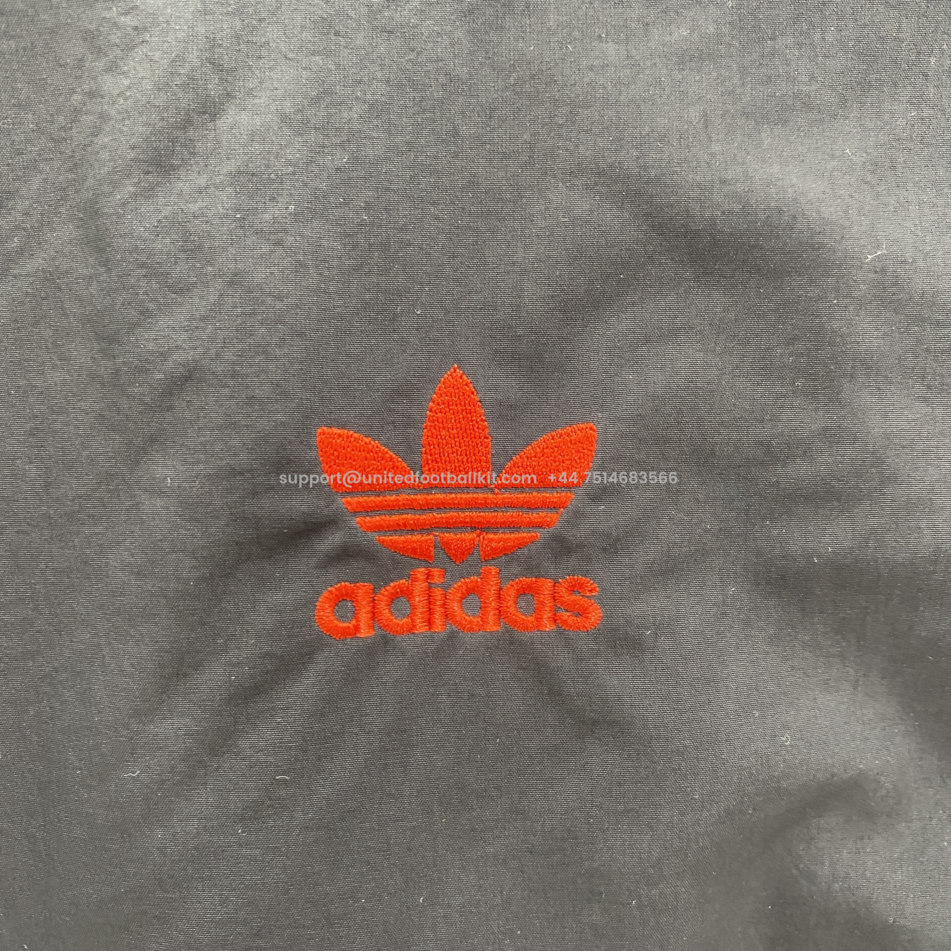 Unitedfootballkit.com | Manchester United 24-25 Throwback Windbreaker Jacket - Deep Blue -Customize Name, Number and Patch | Worldwide Shipping