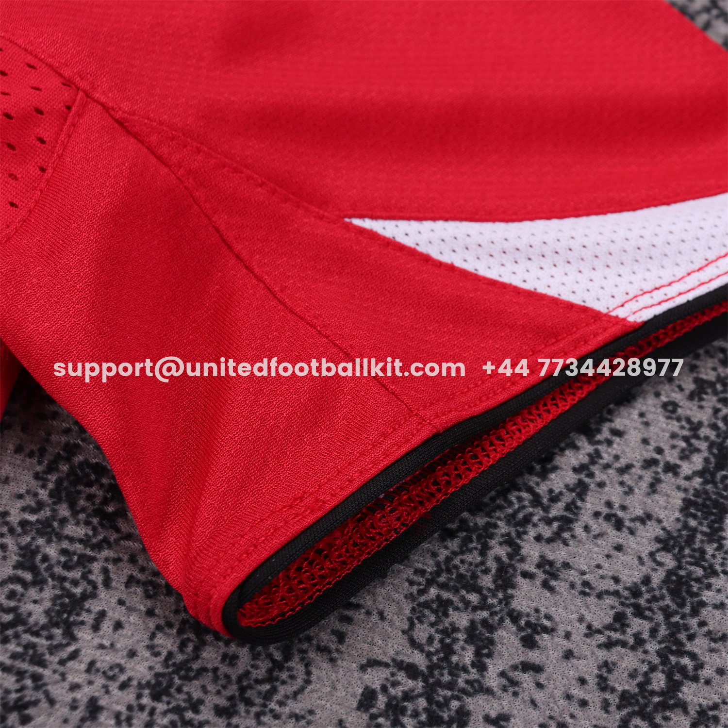 Unitedfootballkit.com | Retro Manchester United 2005-06 Home Kids Kit -Customize Name, Number and Patch | Worldwide Shipping