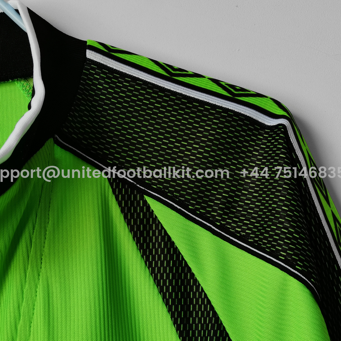 Unitedfootballkit.com | Retro Manchester United 98-99 Green Goalkeeper Long Sleeve Jersey -Customize Name, Number and Patch | Worldwide Shipping