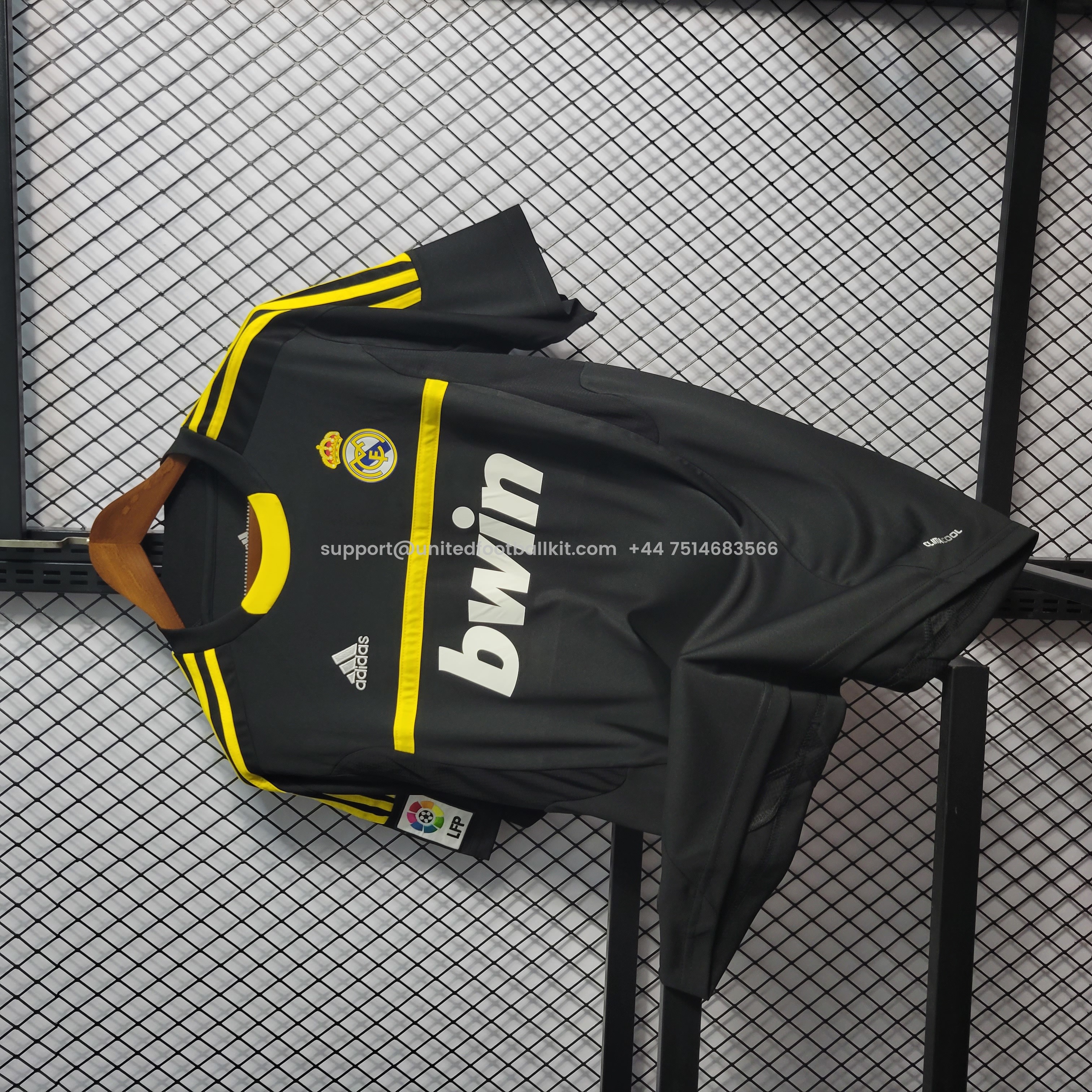 Unitedfootballkit.com | Retro Real Madrid 11-12 Black Goalkeeper Jersey -Customize Name, Number and Patch | Worldwide Shipping