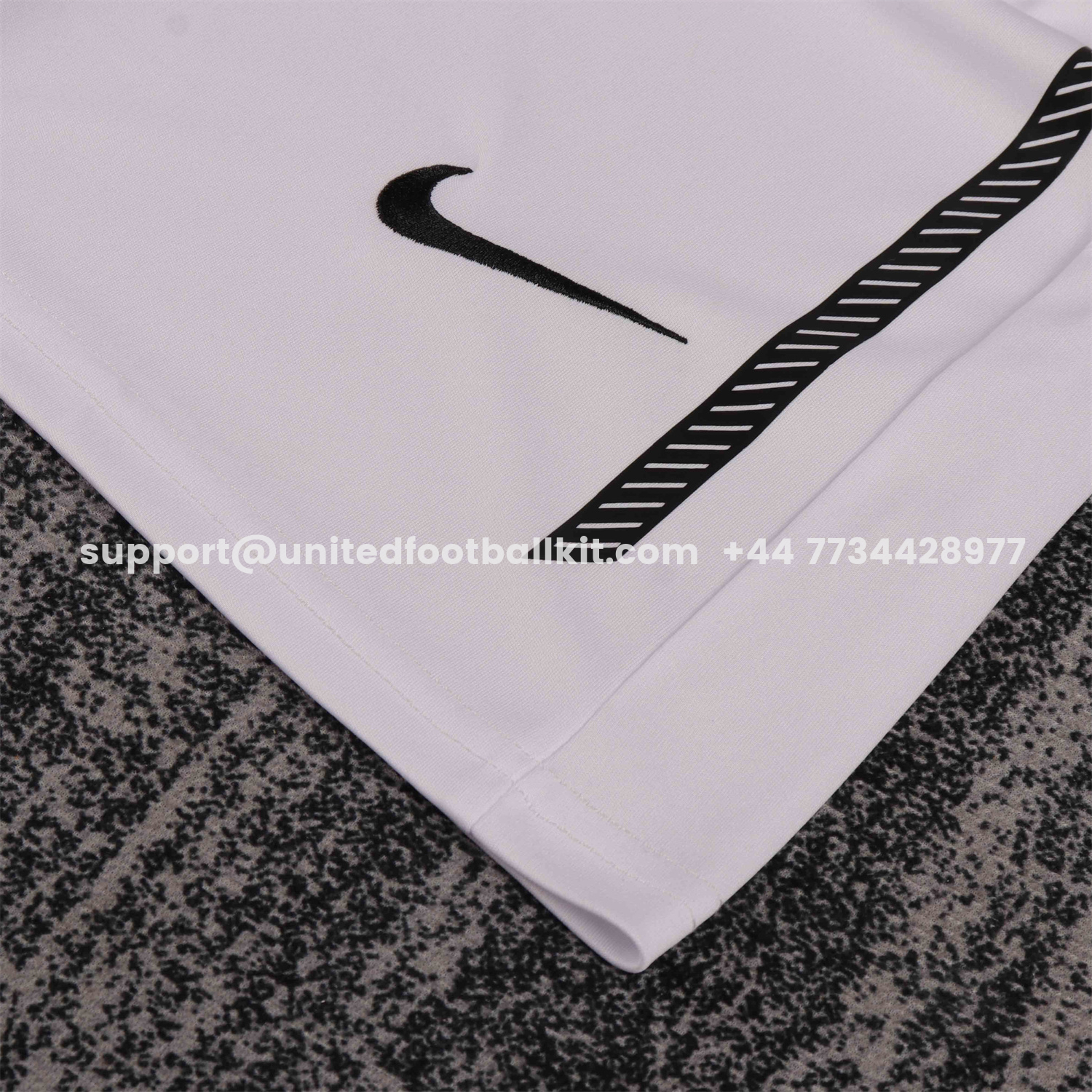 Unitedfootballkit.com | Retro Manchester United 2010-11 Home Kids Kit -Customize Name, Number and Patch | Worldwide Shipping