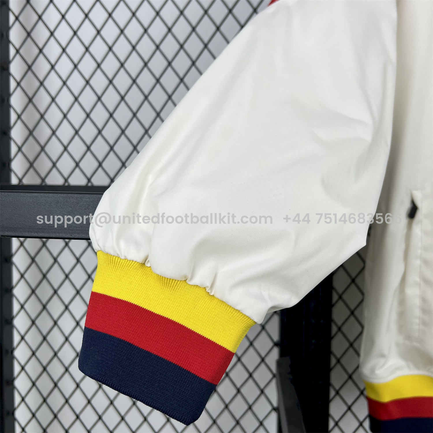 Unitedfootballkit.com | Retro Barcelona 1994-95 Player Windbreaker - White -Customize Name, Number and Patch | Worldwide Shipping