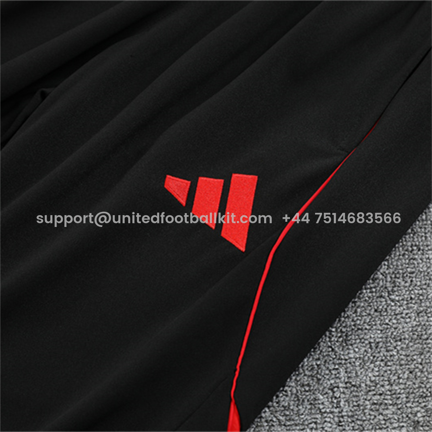 Unitedfootballkit.com | Bayern Munich 25-26 Long Sleeves Training Set - Green Top & Black Pants -Customize Name, Number and Patch | Worldwide Shipping