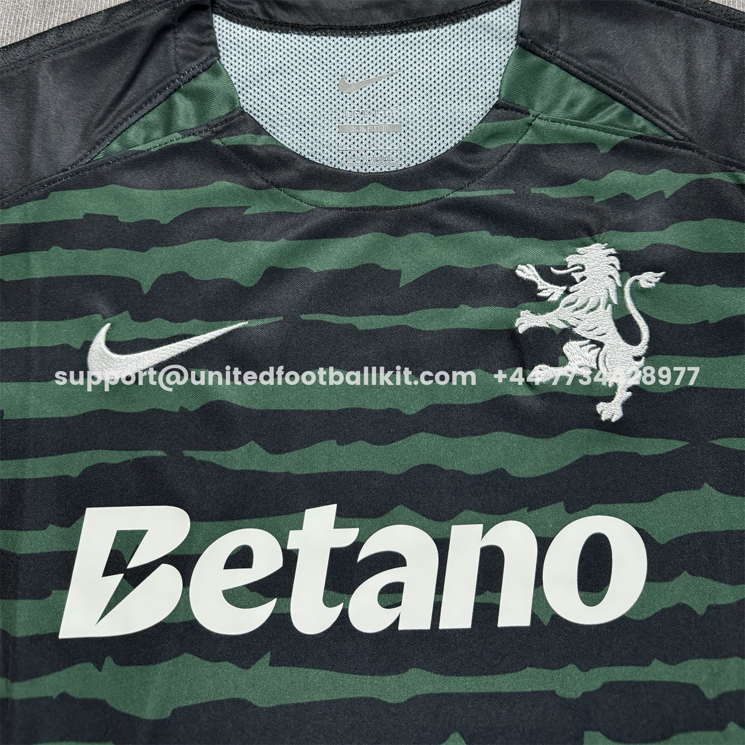 Unitedfootballkit.com | Sporting CP 25-26 Christmas Special Jersey - Fans Version -Customize Name, Number and Patch | Worldwide Shipping