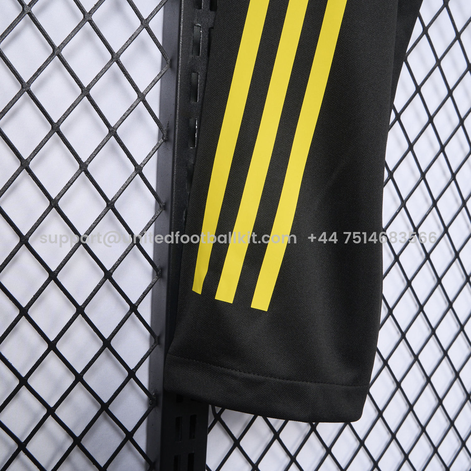 Unitedfootballkit.com | Real Madrid 24-25 Black Training Pants - Player Version -Customize Name, Number and Patch | Worldwide Shipping