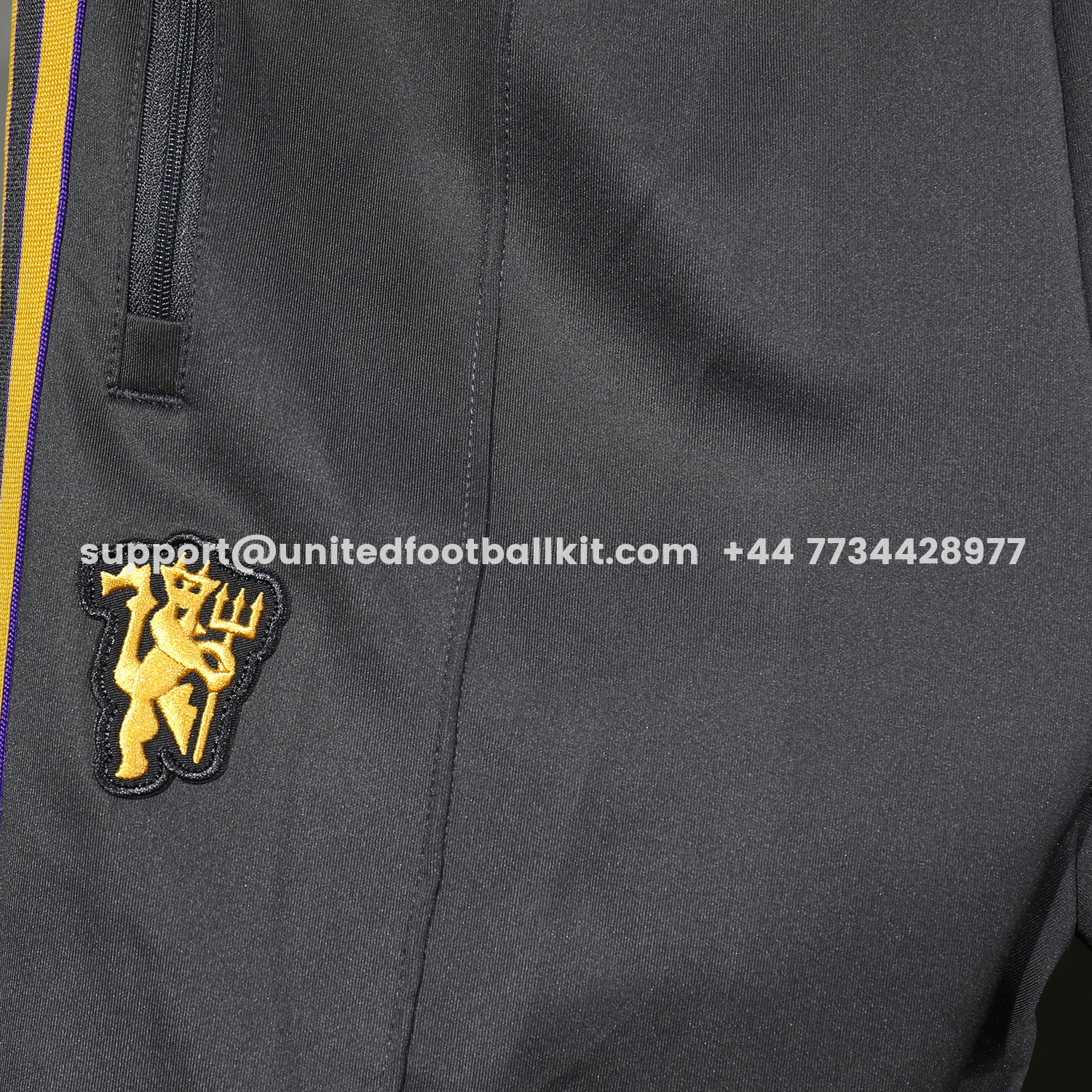 Unitedfootballkit.com | Manchester United 25-26 Pure Color Training Set - Black Top and Black Pants -Customize Name, Number and Patch | Worldwide Shipping