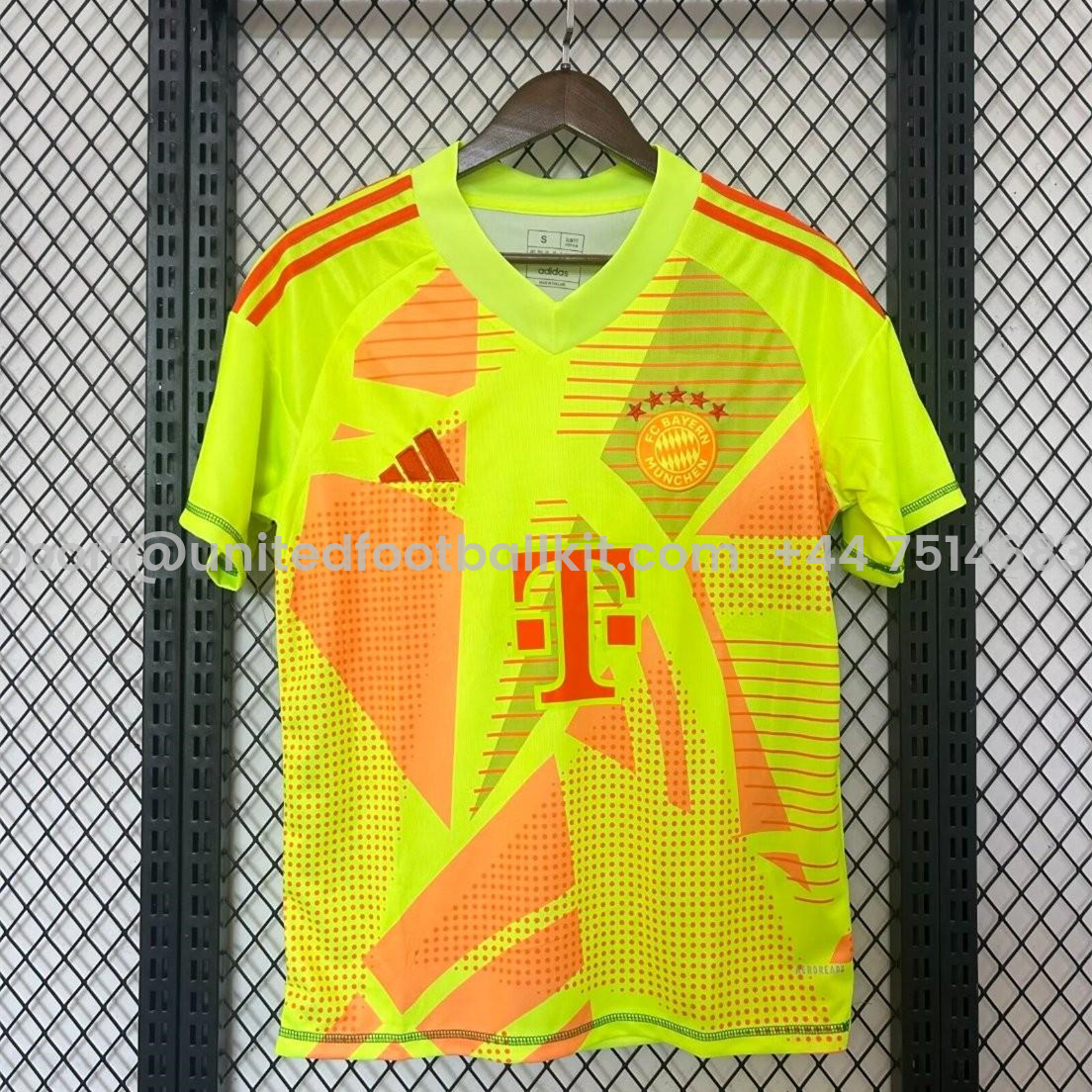 Unitedfootballkit.com | Bayern Munich 24-25 Green Goalkeeper Jersey - Fans Version -Customize Name, Number and Patch | Worldwide Shipping