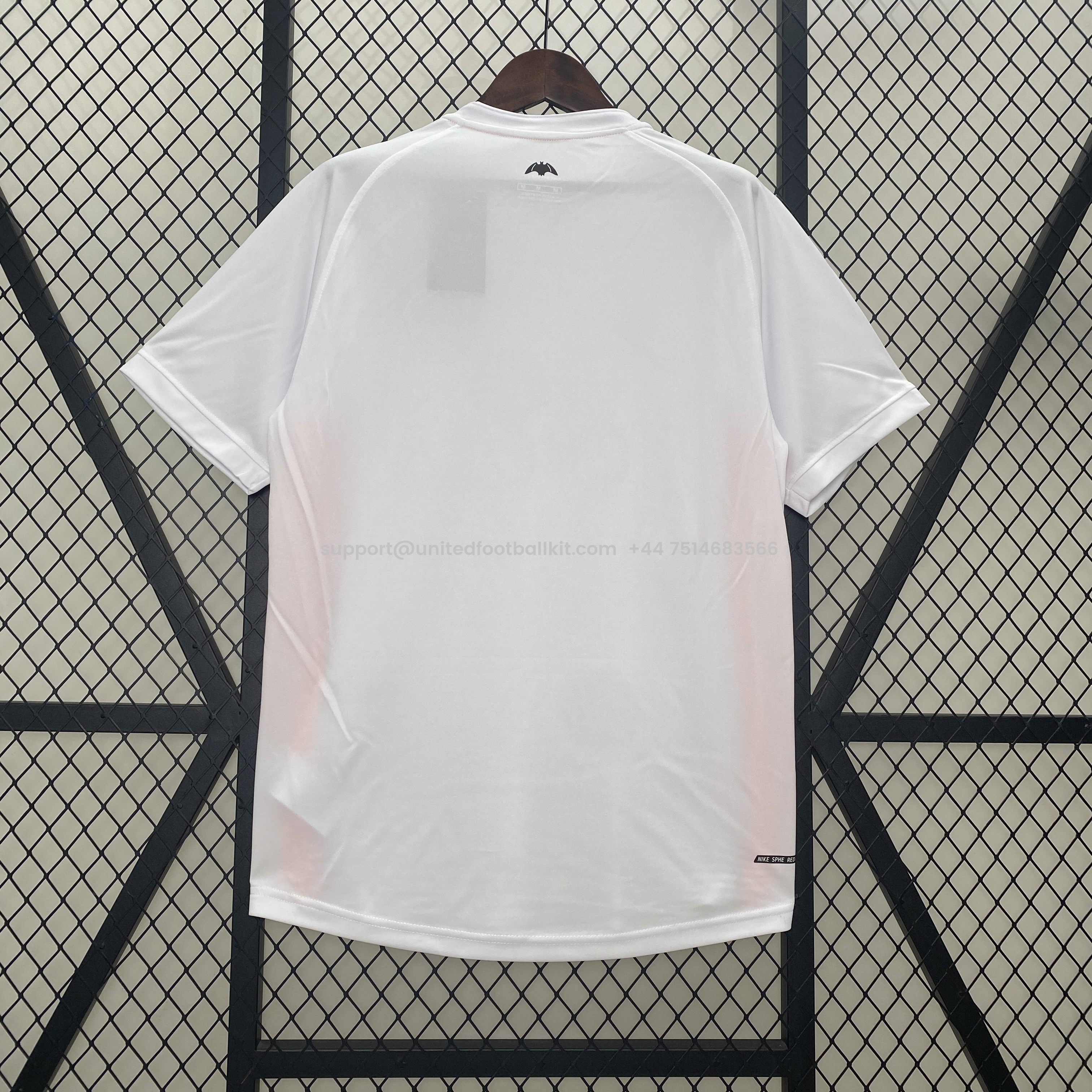 Unitedfootballkit.com | Retro Valencia 2006-07 Home Jersey -Customize Name, Number and Patch | Worldwide Shipping