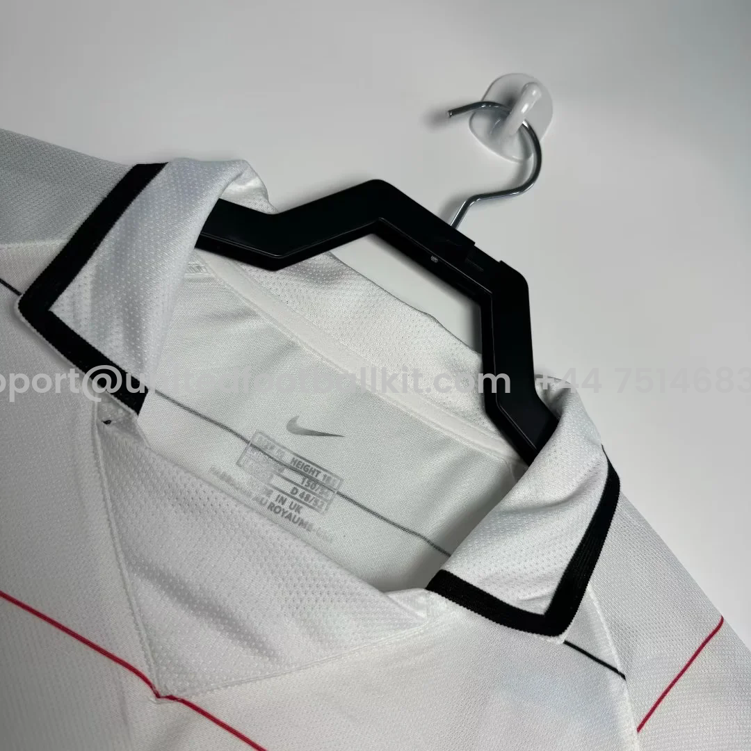 Unitedfootballkit.com | Retro Manchester United 03-05 Third Jersey -Customize Name, Number and Patch | Worldwide Shipping