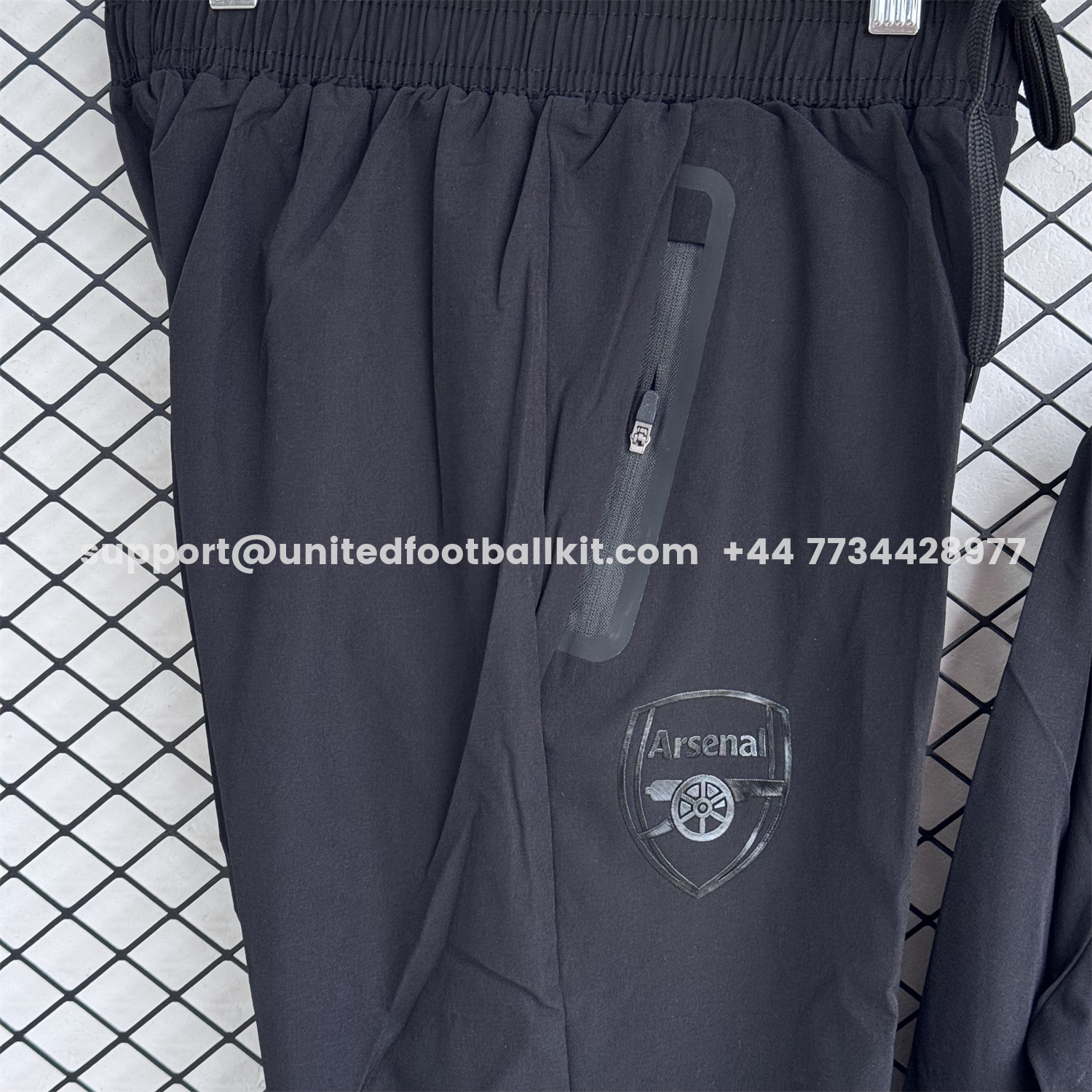 Unitedfootballkit.com | Arsenal 25-26 Windbreaker Training Set - Pure Black Top and Pants -Customize Name, Number and Patch | Worldwide Shipping