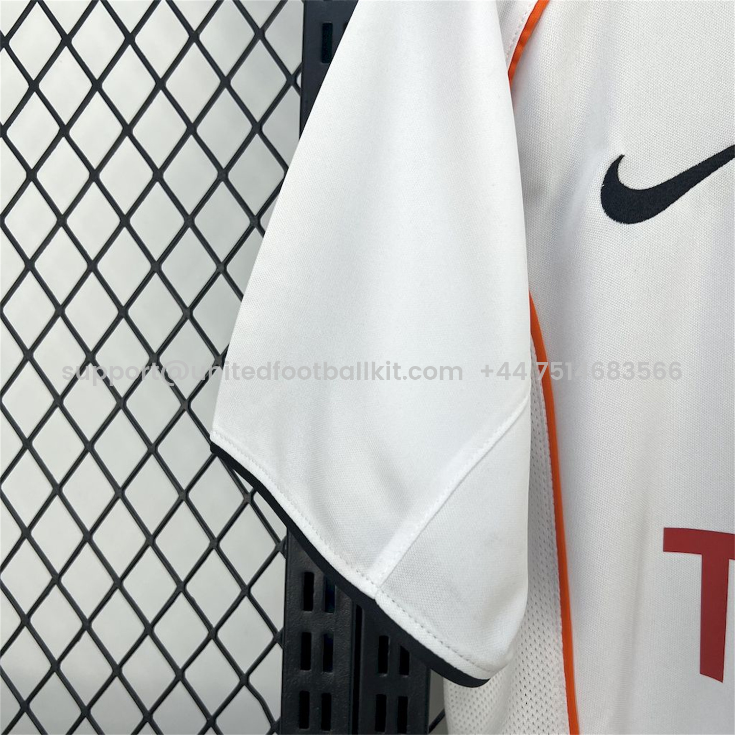 Unitedfootballkit.com | Retro Valencia 2004-05 Home Jersey -Customize Name, Number and Patch | Worldwide Shipping