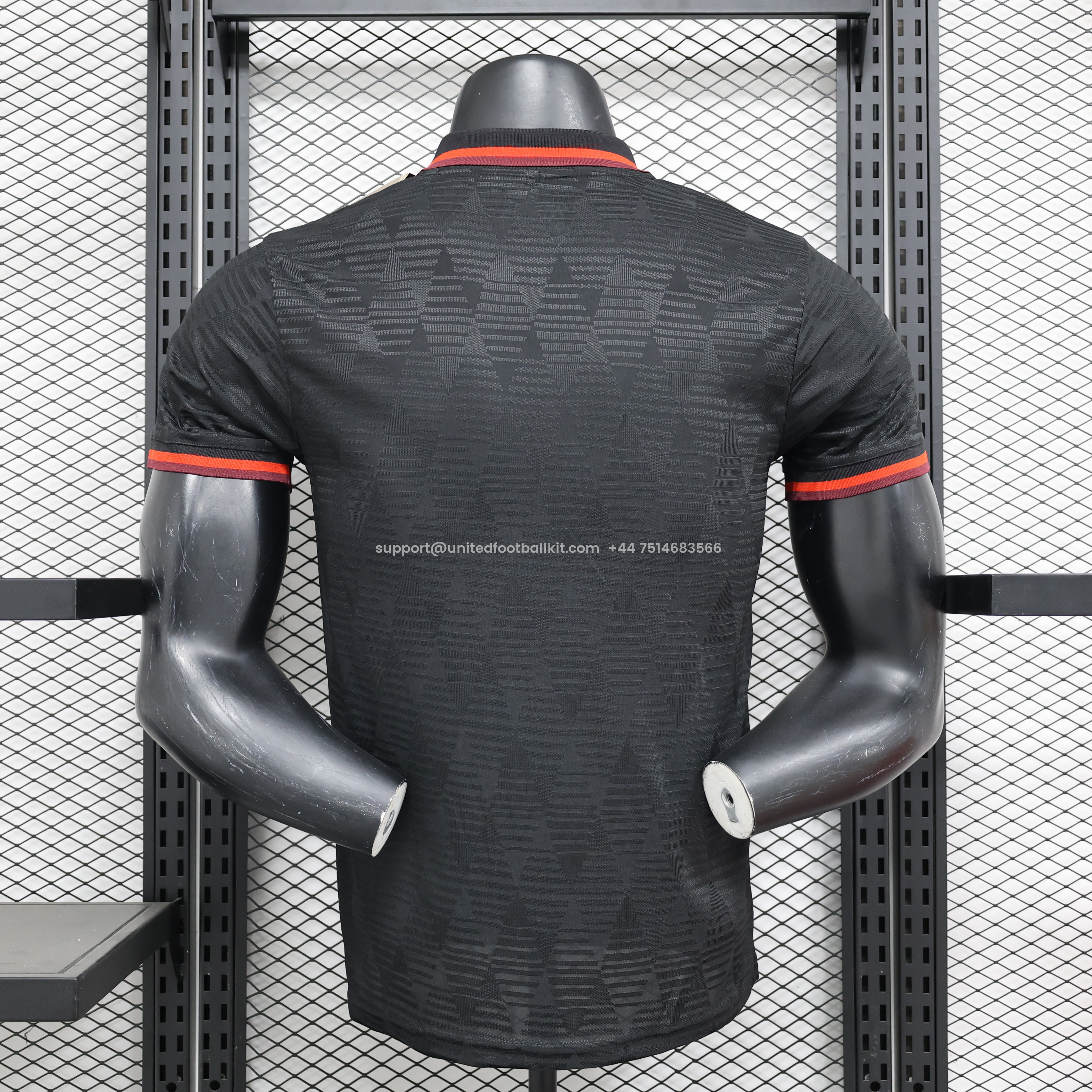 Unitedfootballkit.com | Bayern Munich 24-25 Black & Gold Training Jersey - Player Version -Customize Name, Number and Patch | Worldwide Shipping