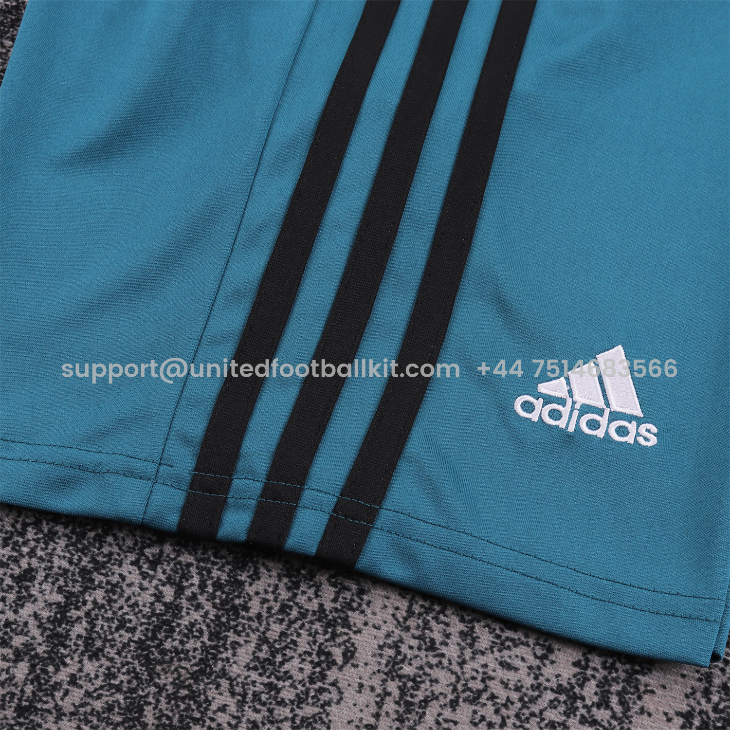 Unitedfootballkit.com | Retro Real Madrid 17-18 Third Long Sleeves Kids Kit -Customize Name, Number and Patch | Worldwide Shipping