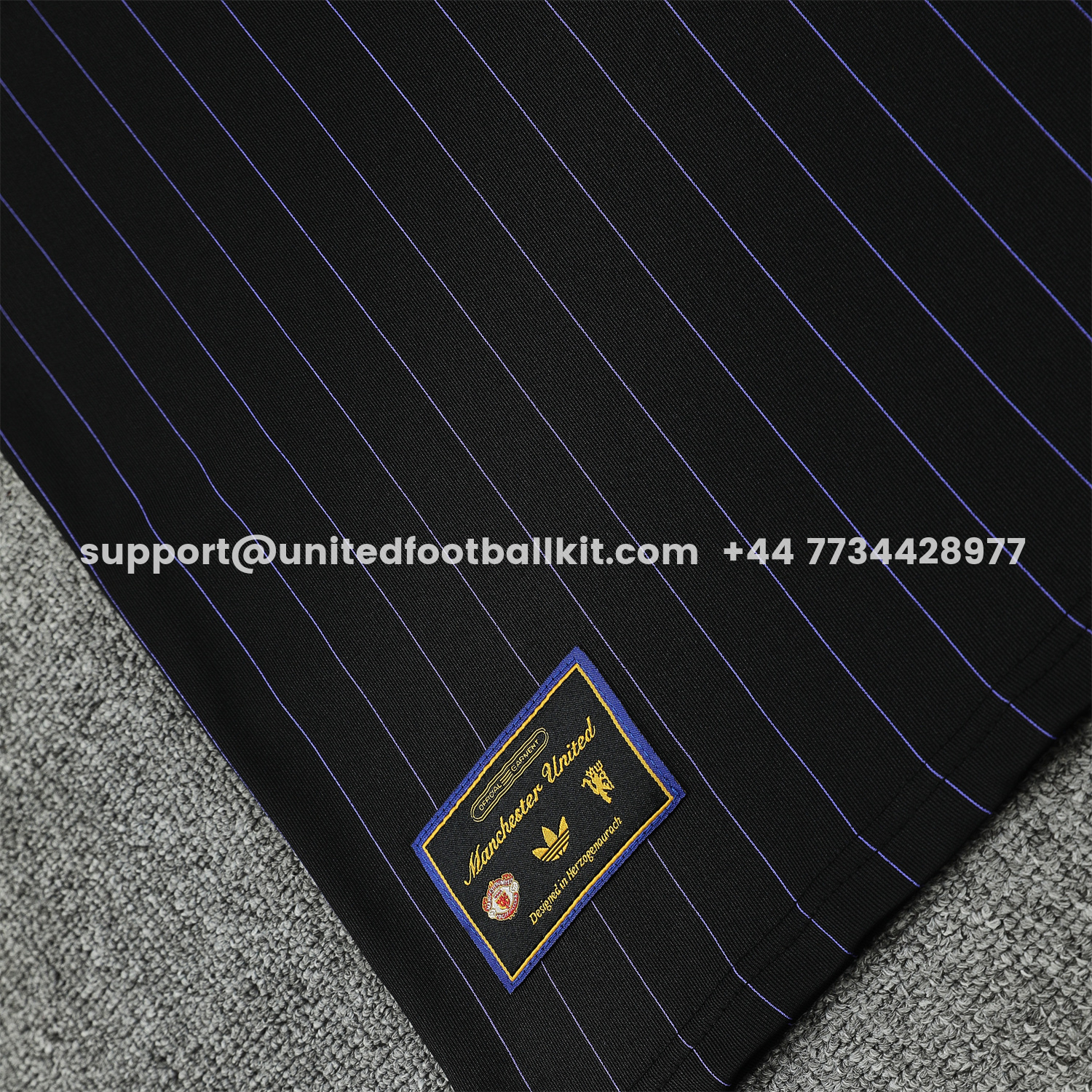 Unitedfootballkit.com | Manchester United 25-26 Trefoil Travel Short-Sleeve Training Set - Black Top & Black Shorts -Customize Name, Number and Patch | Worldwide Shipping