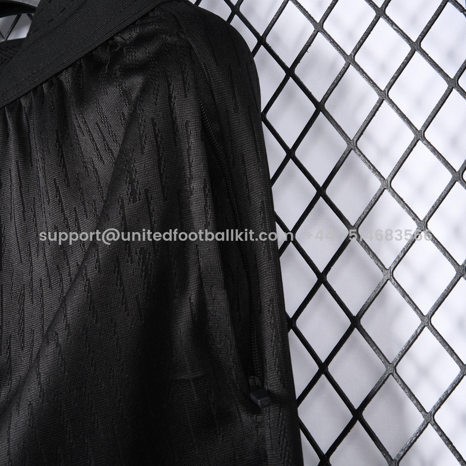 Unitedfootballkit.com | Liver.pool 24-25 Black Training Pants - Player Version -Customize Name, Number and Patch | Worldwide Shipping