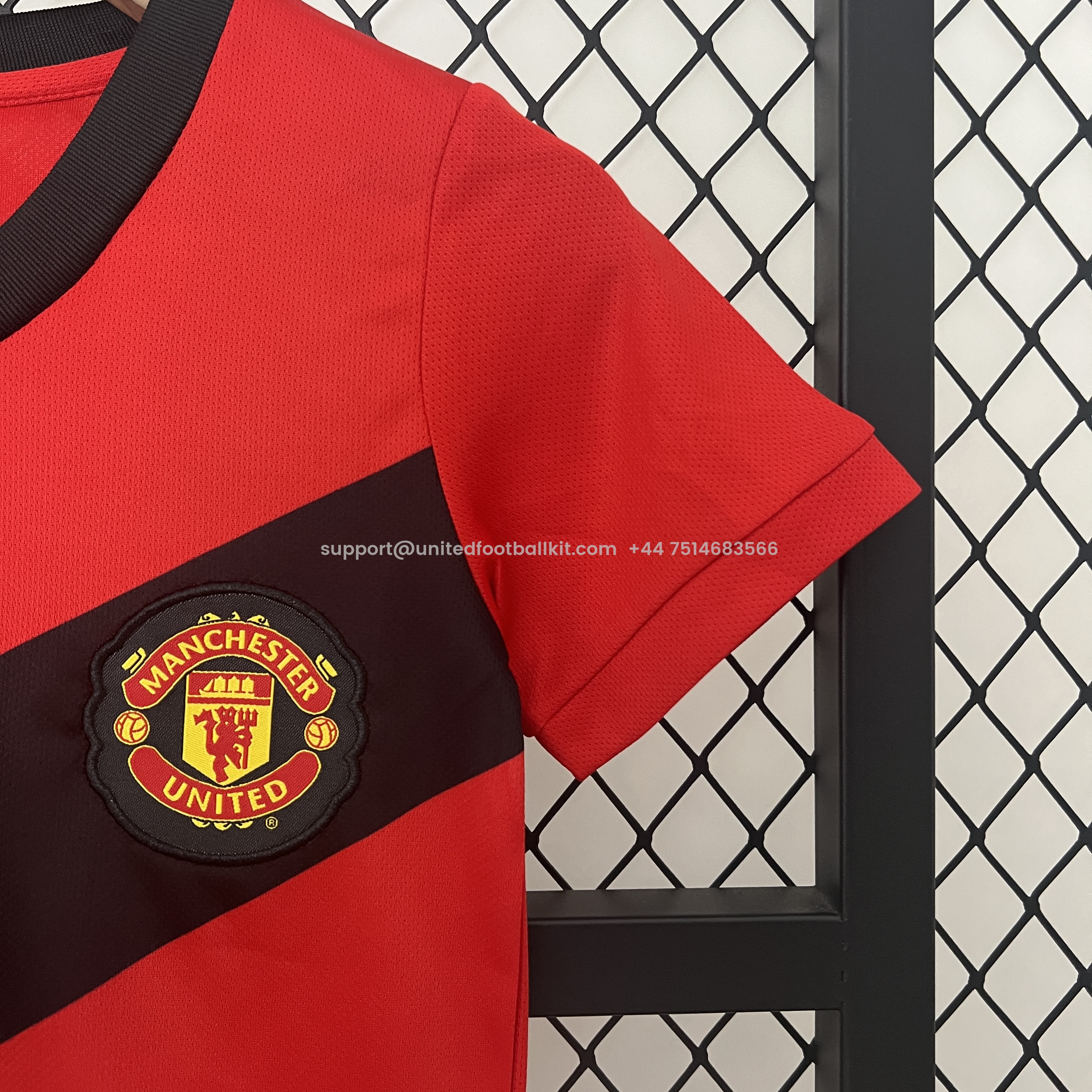 Unitedfootballkit.com | Retro Manchester United 2009-10 Home Stadium Kids Kit -Customize Name, Number and Patch | Worldwide Shipping