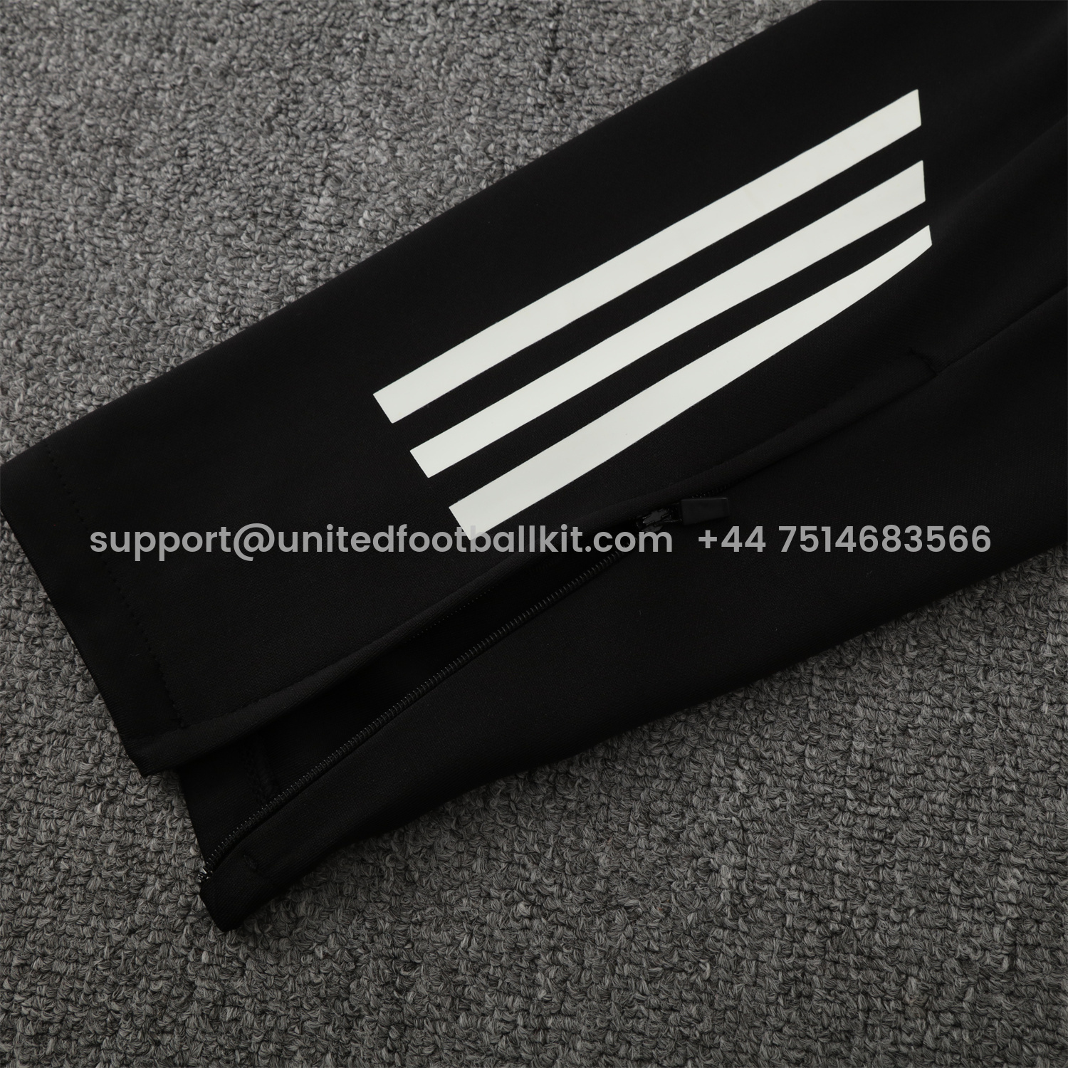 Unitedfootballkit.com | Manchester United 25-26 Traning Hoodie Set - Flowing Red Hoodie With Black Pants -Customize Name, Number and Patch | Worldwide Shipping