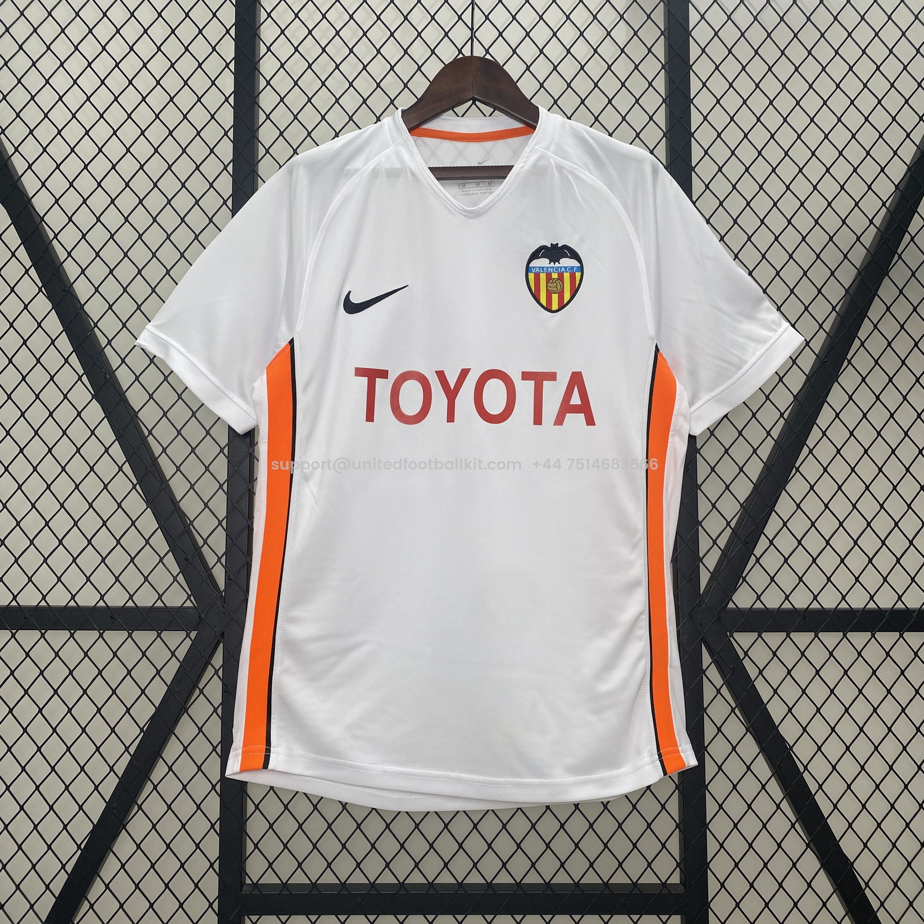 Unitedfootballkit.com | Retro Valencia 2006-07 Home Jersey -Customize Name, Number and Patch | Worldwide Shipping