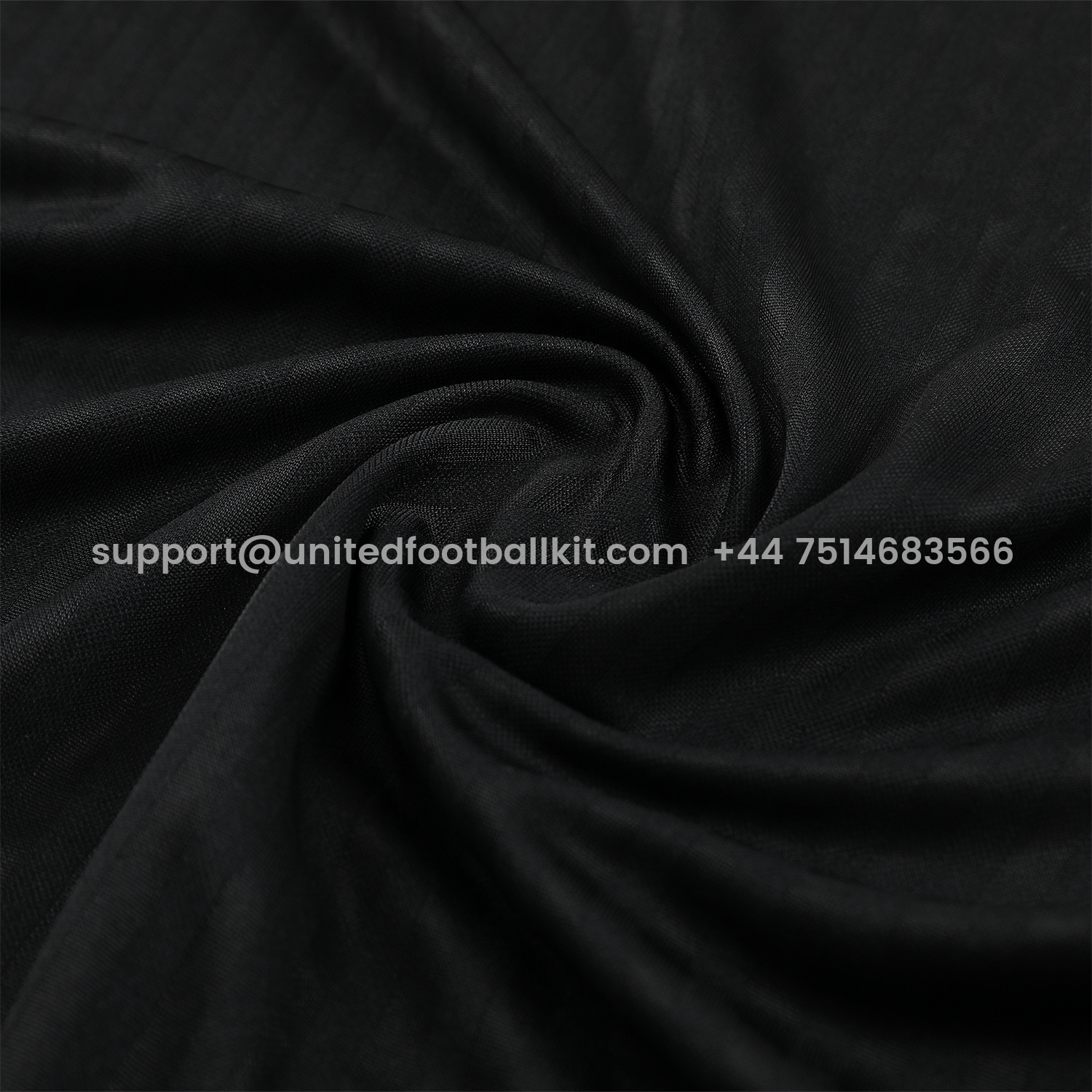 Unitedfootballkit.com | Manchester United 25-26 Short-Sleeve Training Set - Red Lines Black Top & Black Shorts -Customize Name, Number and Patch | Worldwide Shipping